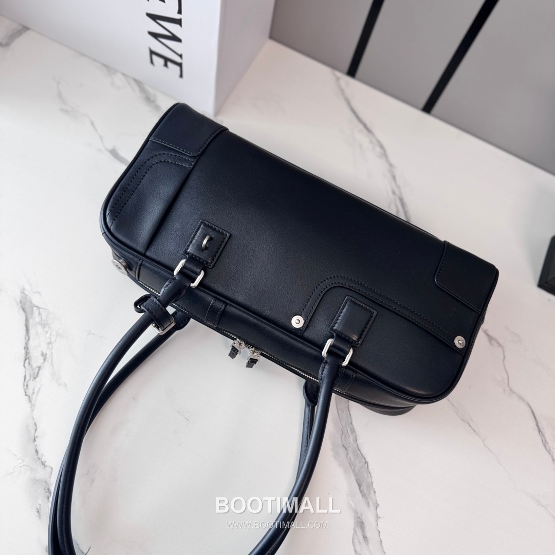 Loewe Amazona Cropped Shiny Calfskin Bowling Bag 06261298 로에베 아마조나 크롭드 샤이니 카프스킨 보스턴백 30.5cm 16