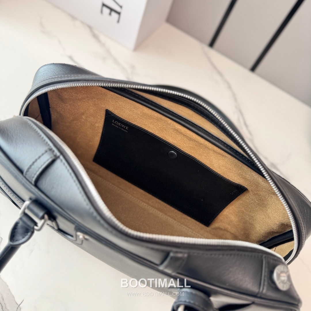 Loewe Amazona Cropped Shiny Calfskin Bowling Bag 06261298 로에베 아마조나 크롭드 샤이니 카프스킨 보스턴백 30.5cm 17