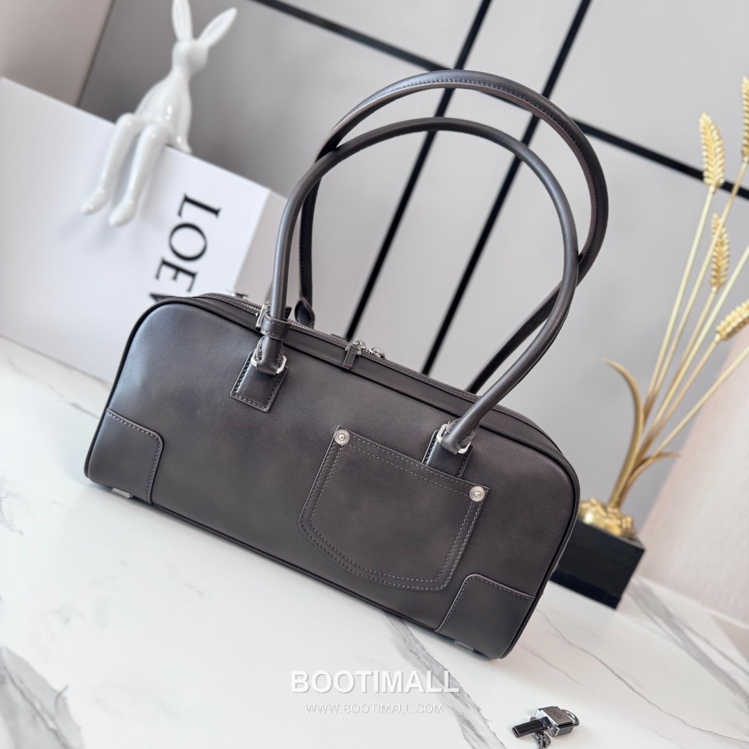 Loewe Amazona Cropped Shiny Calfskin Bowling Bag 06261298 로에베 아마조나 크롭드 샤이니 카프스킨 보스턴백 30.5cm 10