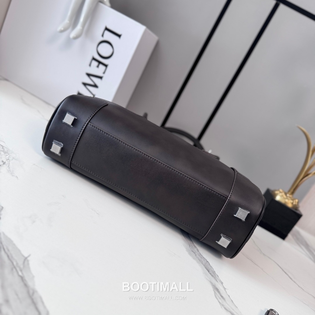 Loewe Amazona Cropped Shiny Calfskin Bowling Bag 06261298 로에베 아마조나 크롭드 샤이니 카프스킨 보스턴백 30.5cm 13