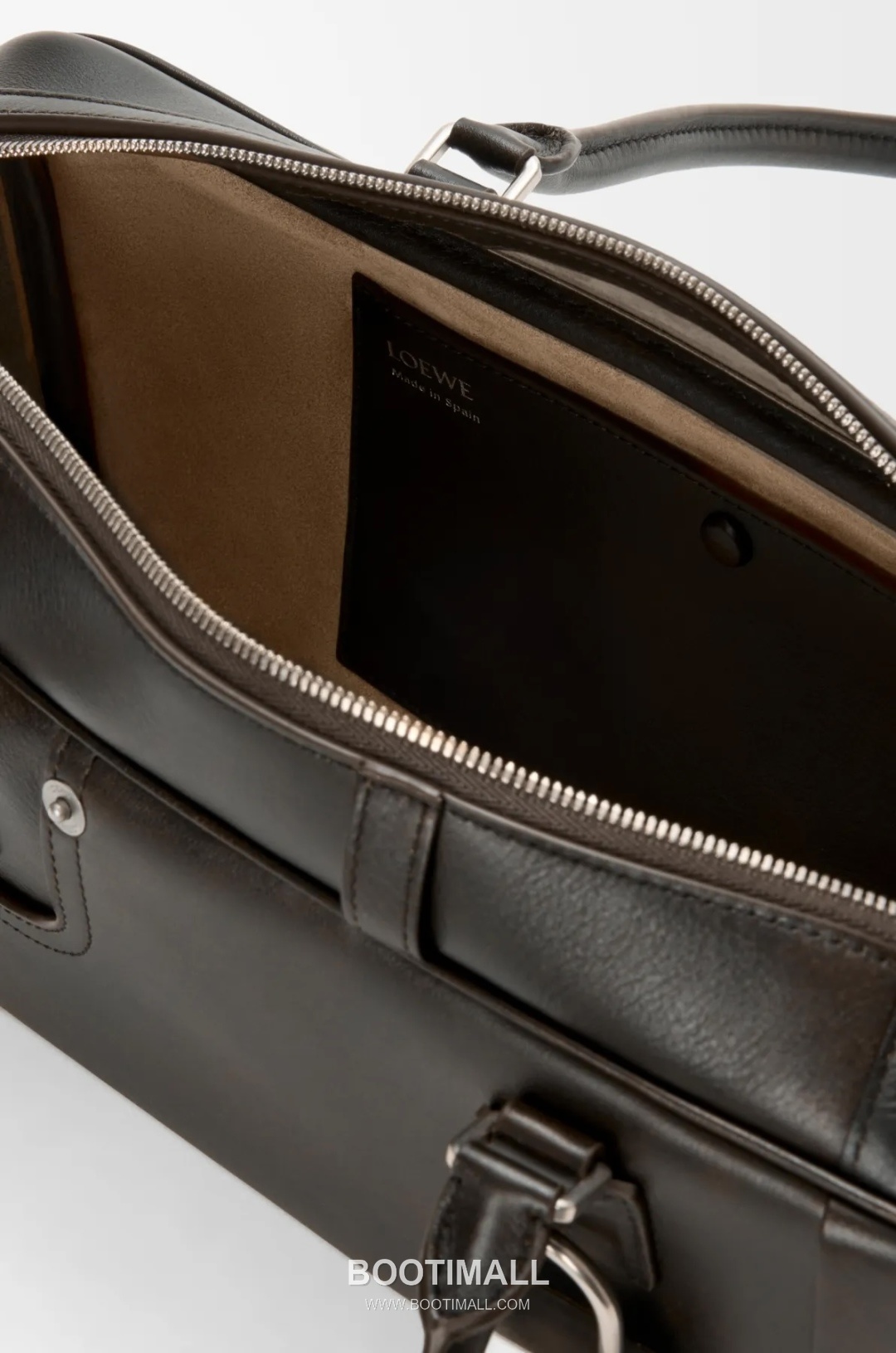 Loewe Amazona Cropped Shiny Calfskin Bowling Bag 06261298 로에베 아마조나 크롭드 샤이니 카프스킨 보스턴백 30.5cm 24