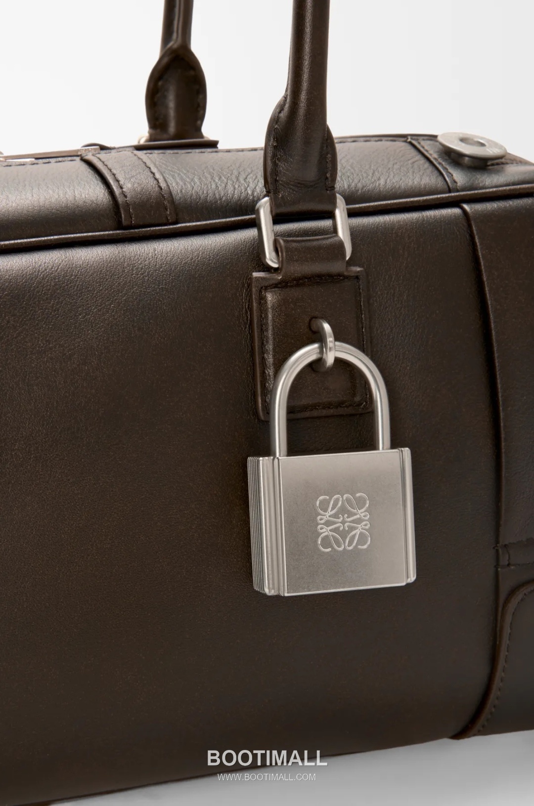 Loewe Amazona Cropped Shiny Calfskin Bowling Bag 06261298 로에베 아마조나 크롭드 샤이니 카프스킨 보스턴백 30.5cm 27