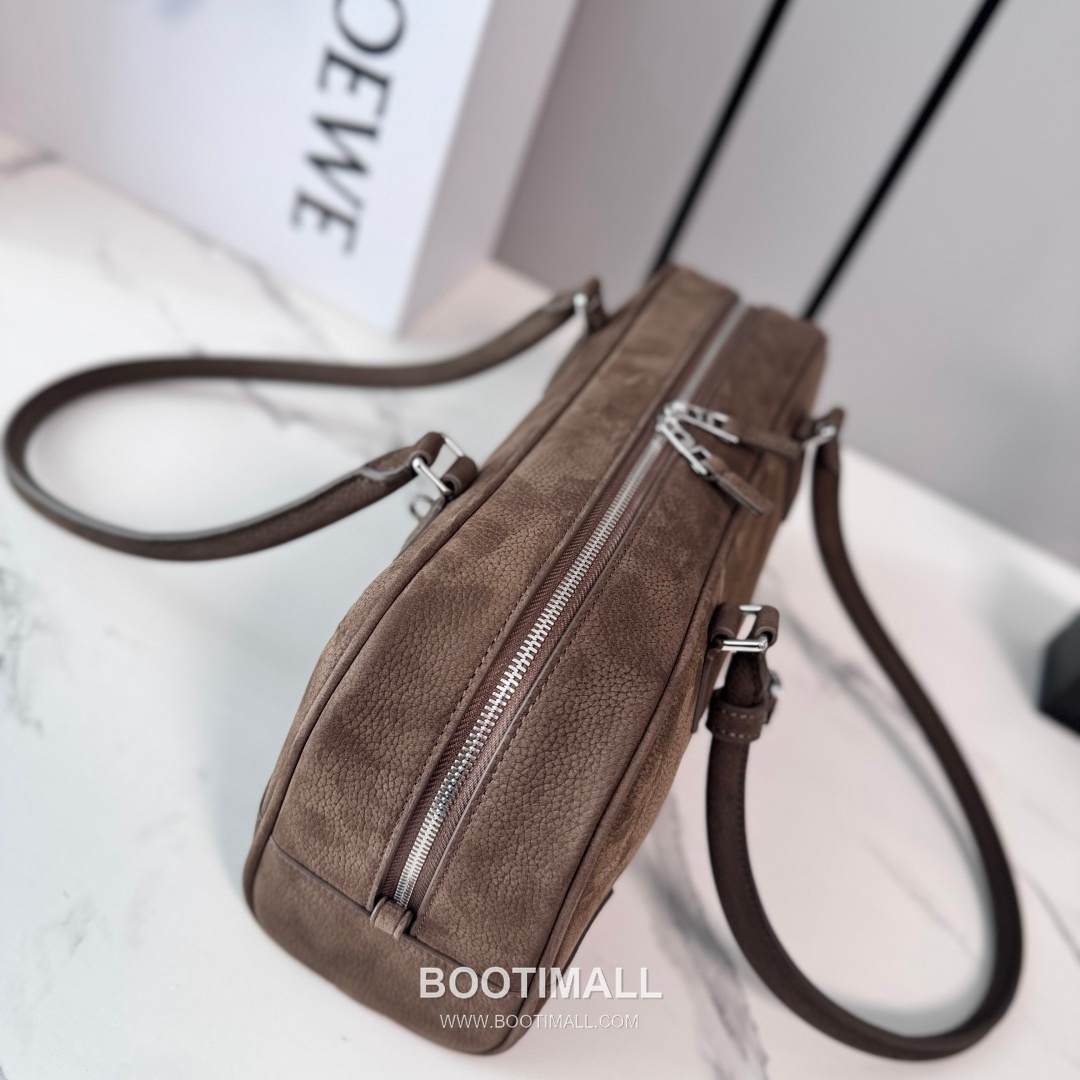 Loewe Amazona Cropped Shiny Calfskin Bowling Bag 06261298 로에베 아마조나 크롭드 샤이니 카프스킨 보스턴백 30.5cm 13