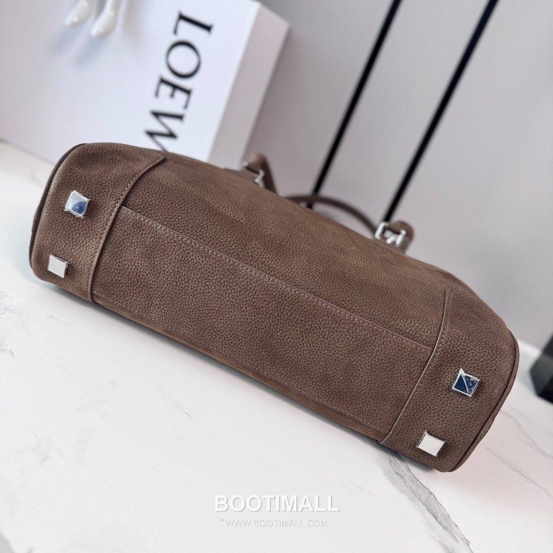 Loewe Amazona Cropped Shiny Calfskin Bowling Bag 06261298 로에베 아마조나 크롭드 샤이니 카프스킨 보스턴백 30.5cm 15