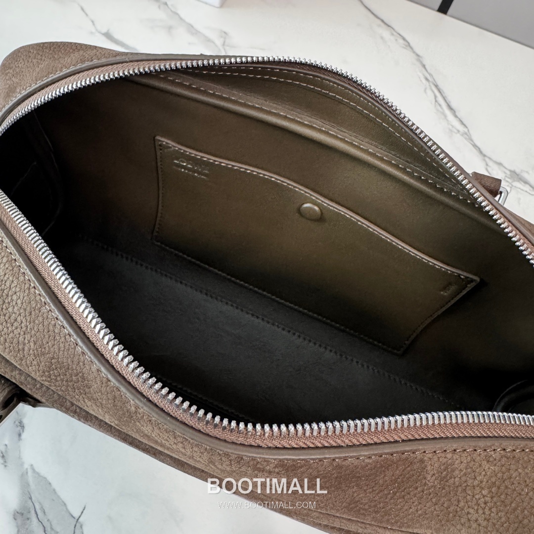 Loewe Amazona Cropped Shiny Calfskin Bowling Bag 06261298 로에베 아마조나 크롭드 샤이니 카프스킨 보스턴백 30.5cm 17