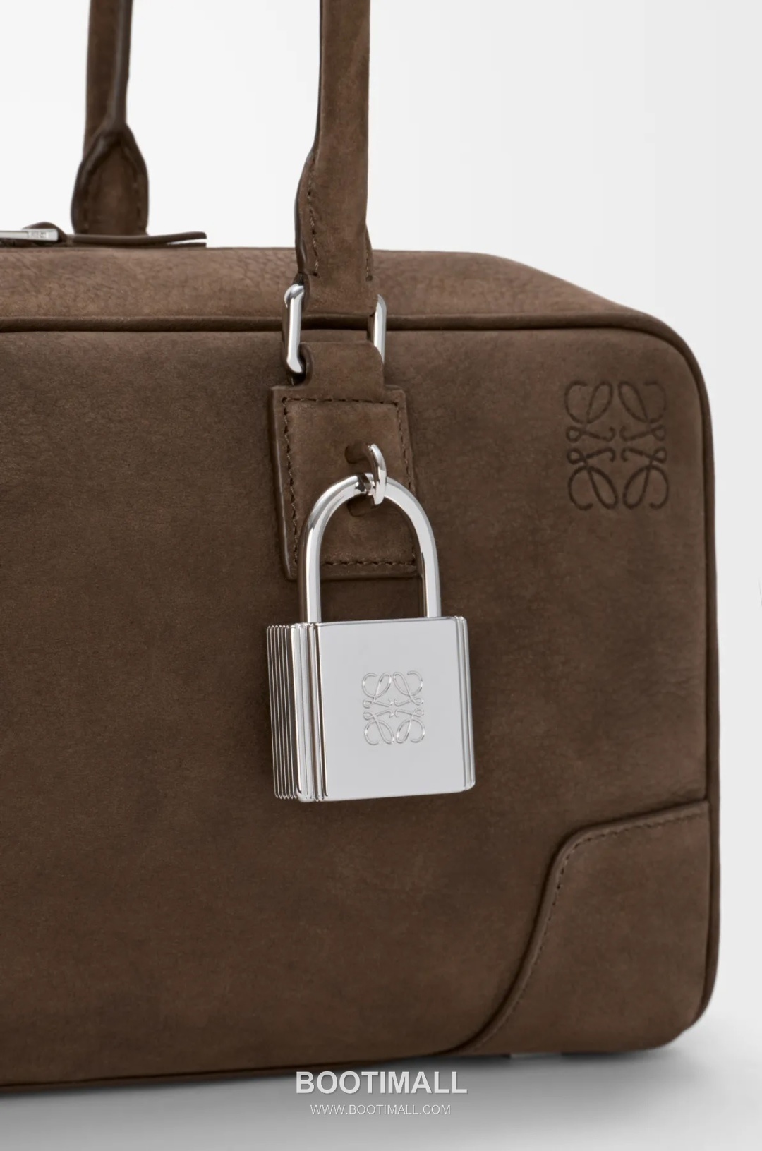 Loewe Amazona Cropped Shiny Calfskin Bowling Bag 06261298 로에베 아마조나 크롭드 샤이니 카프스킨 보스턴백 30.5cm 26