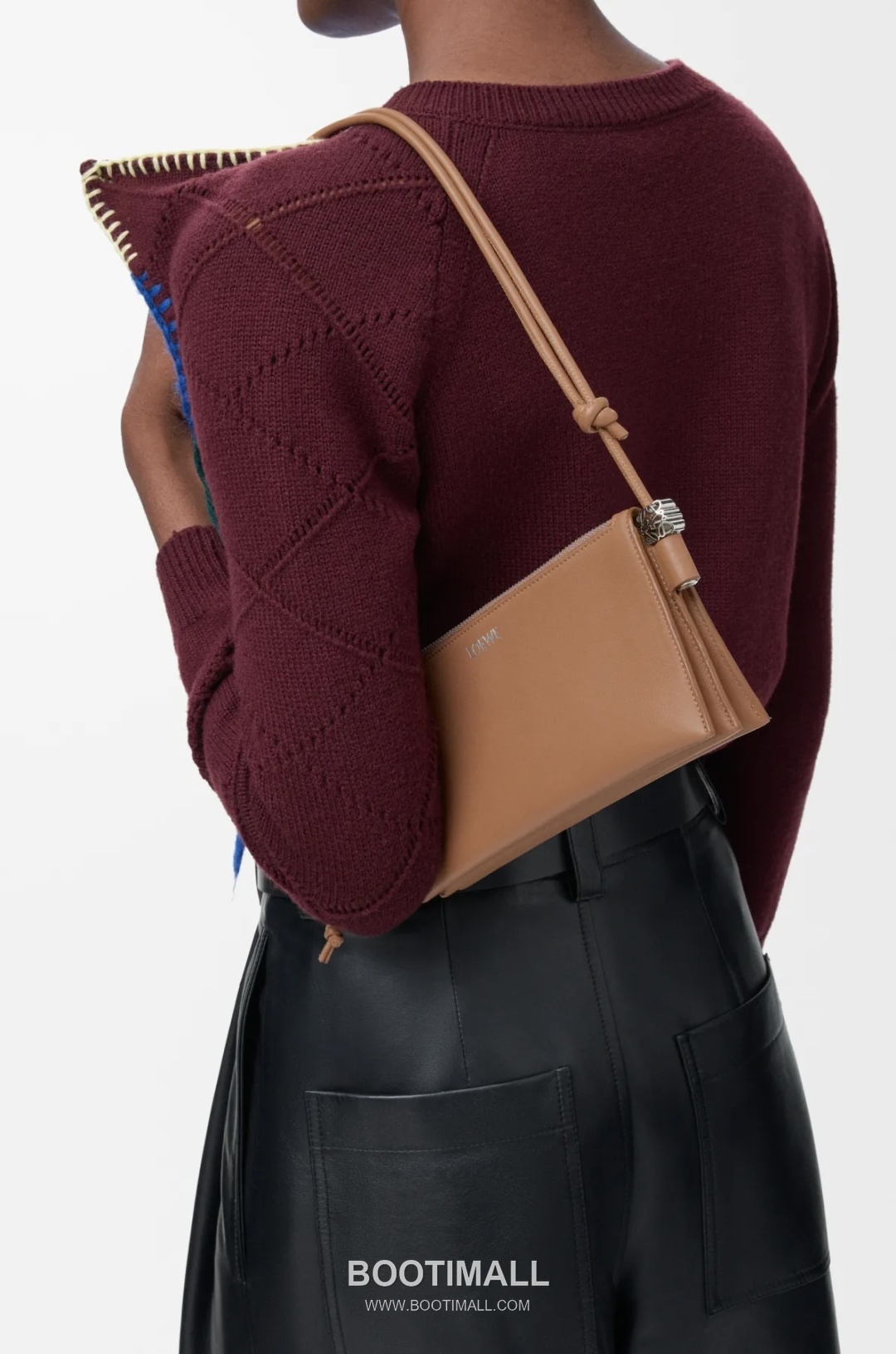 Loewe Joya Nappa Calfskin Clutch Crossbody Bag 26254468 로에베 조야 나파 카프스킨 클러치 크로스백 22cm 3