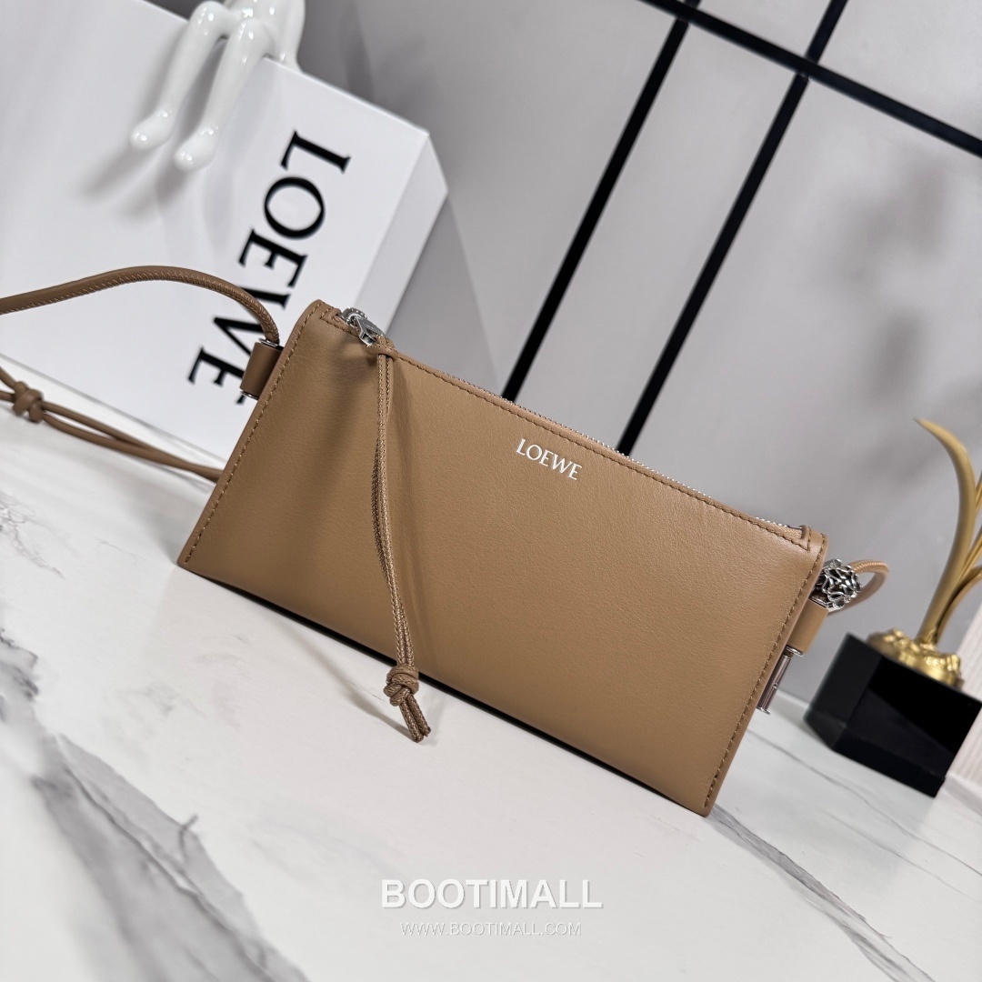 Loewe Joya Nappa Calfskin Clutch Crossbody Bag 26254468 로에베 조야 나파 카프스킨 클러치 크로스백 22cm 4