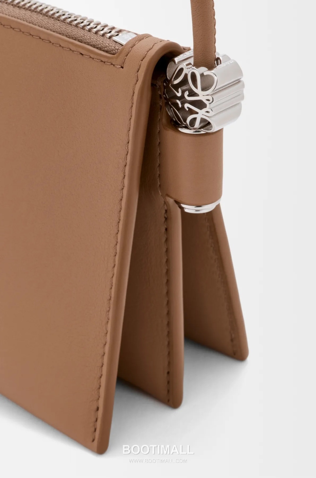 Loewe Joya Nappa Calfskin Clutch Crossbody Bag 26254468 로에베 조야 나파 카프스킨 클러치 크로스백 22cm 20