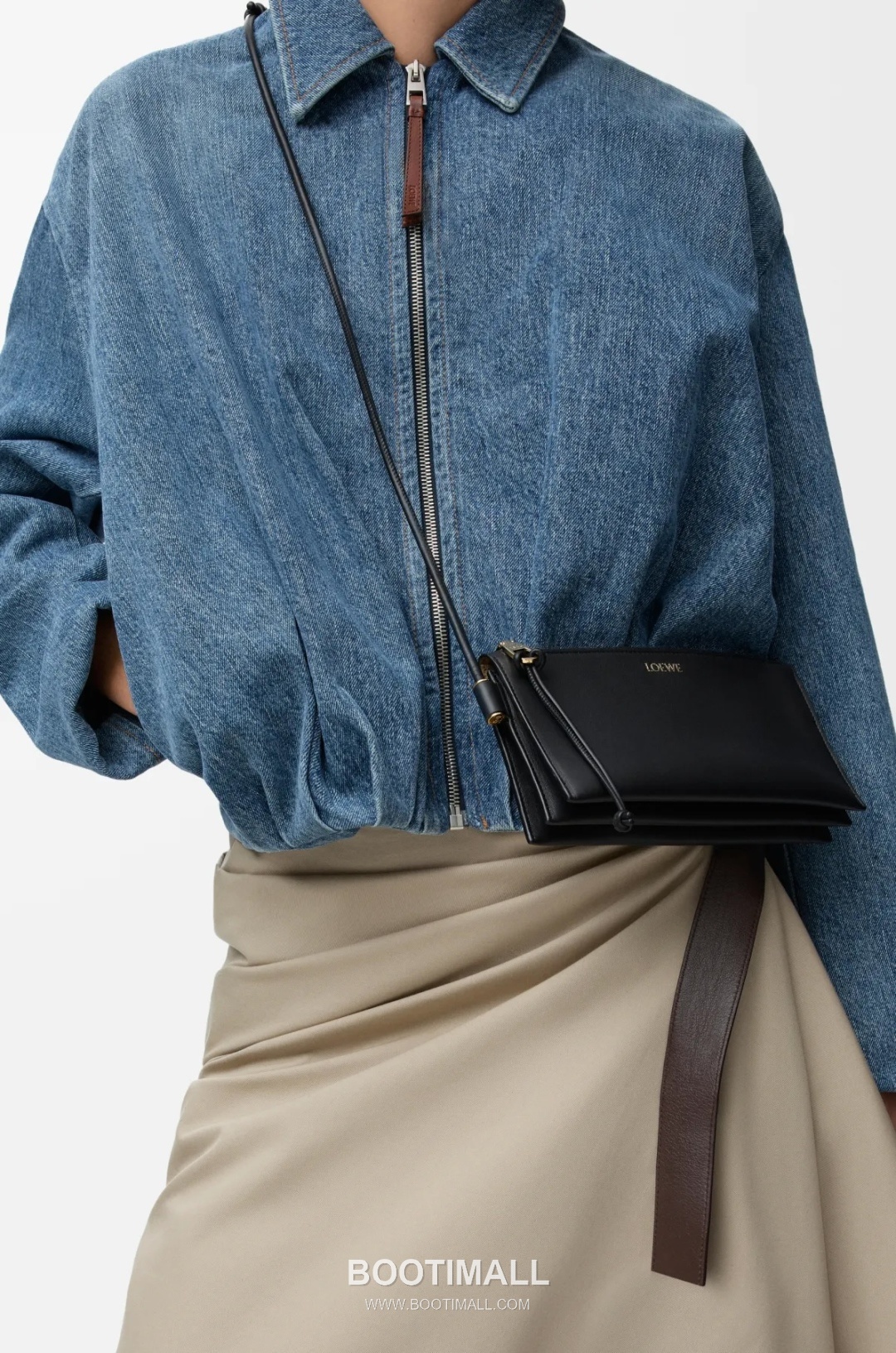 Loewe Joya Nappa Calfskin Clutch Crossbody Bag 26254468 로에베 조야 나파 카프스킨 클러치 크로스백 22cm 3