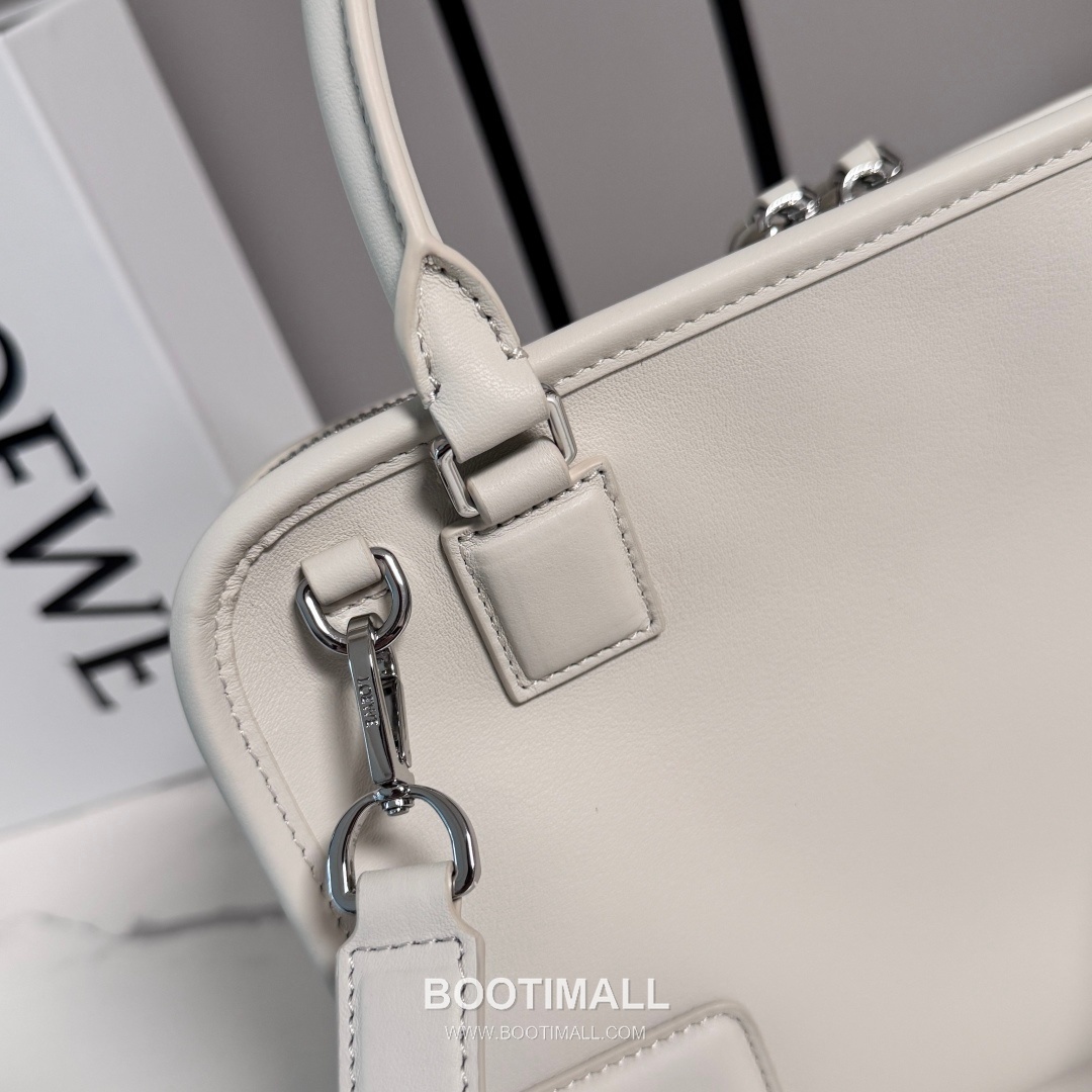 Loewe Amazona 180 Soft Calfskin Top Handle Bag 26255295 로에베 아마조나 180 소프트 카프스킨 탑핸들백 24.5cm 16