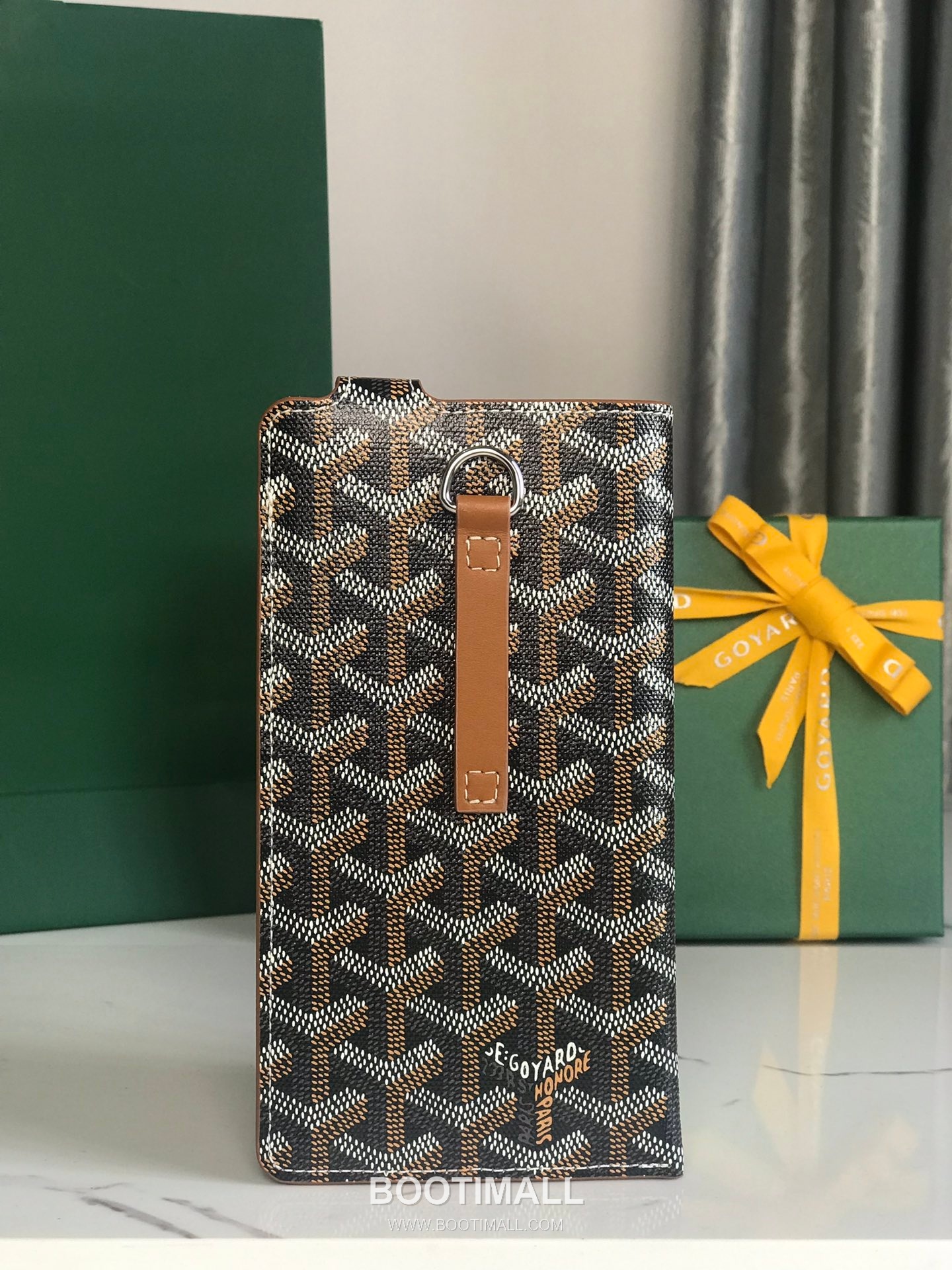 Goyard Montmartre GM Goyardine Canvas Crossbody Pouch 고야드 몽마르트르 GM 고야딘 캔버스 크로스바디 파우치 10cm 2