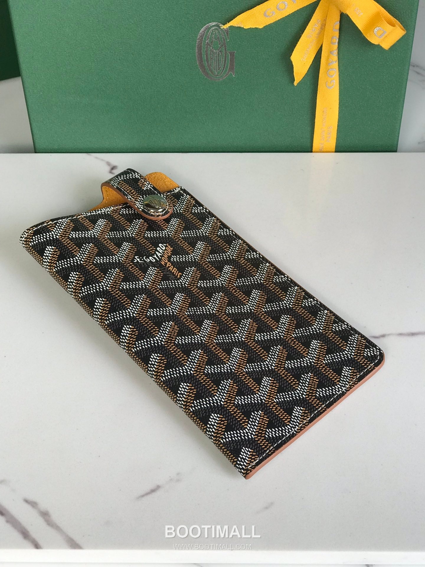 Goyard Montmartre GM Goyardine Canvas Crossbody Pouch 고야드 몽마르트르 GM 고야딘 캔버스 크로스바디 파우치 10cm 3