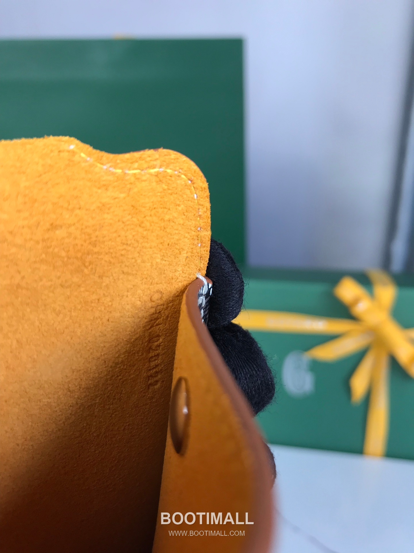 Goyard Montmartre GM Goyardine Canvas Crossbody Pouch 고야드 몽마르트르 GM 고야딘 캔버스 크로스바디 파우치 10cm 7