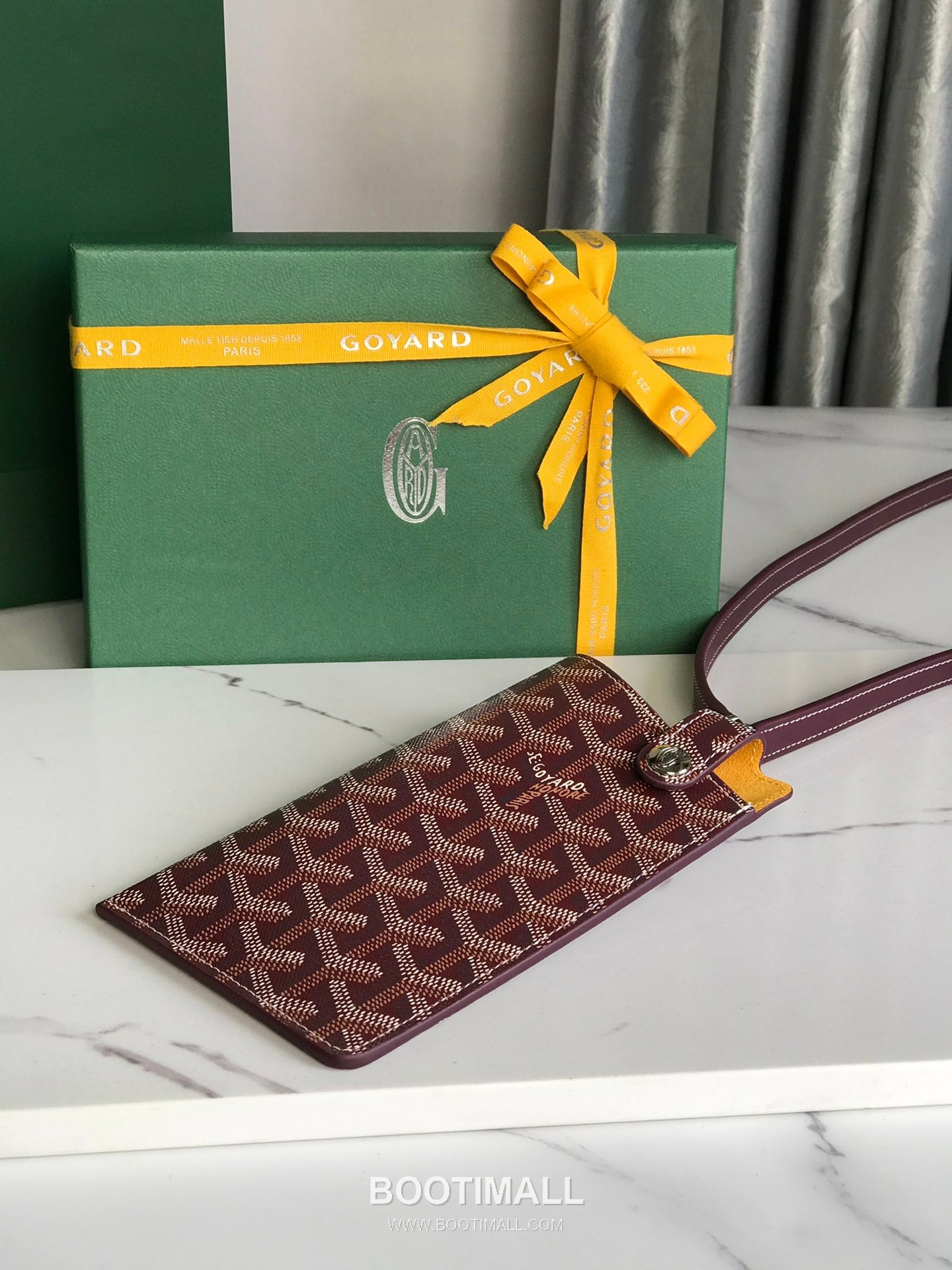 Goyard Montmartre GM Goyardine Canvas Crossbody Pouch 고야드 몽마르트르 GM 고야딘 캔버스 크로스바디 파우치 10cm 3