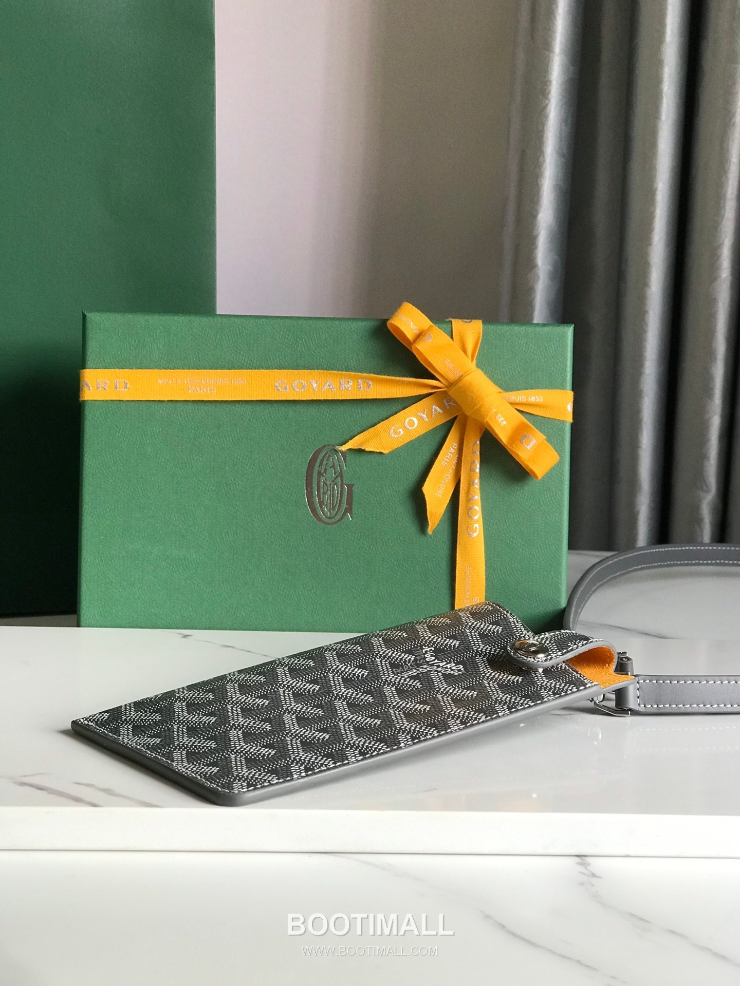 Goyard Montmartre GM Goyardine Canvas Crossbody Pouch 고야드 몽마르트르 GM 고야딘 캔버스 크로스바디 파우치 10cm 3