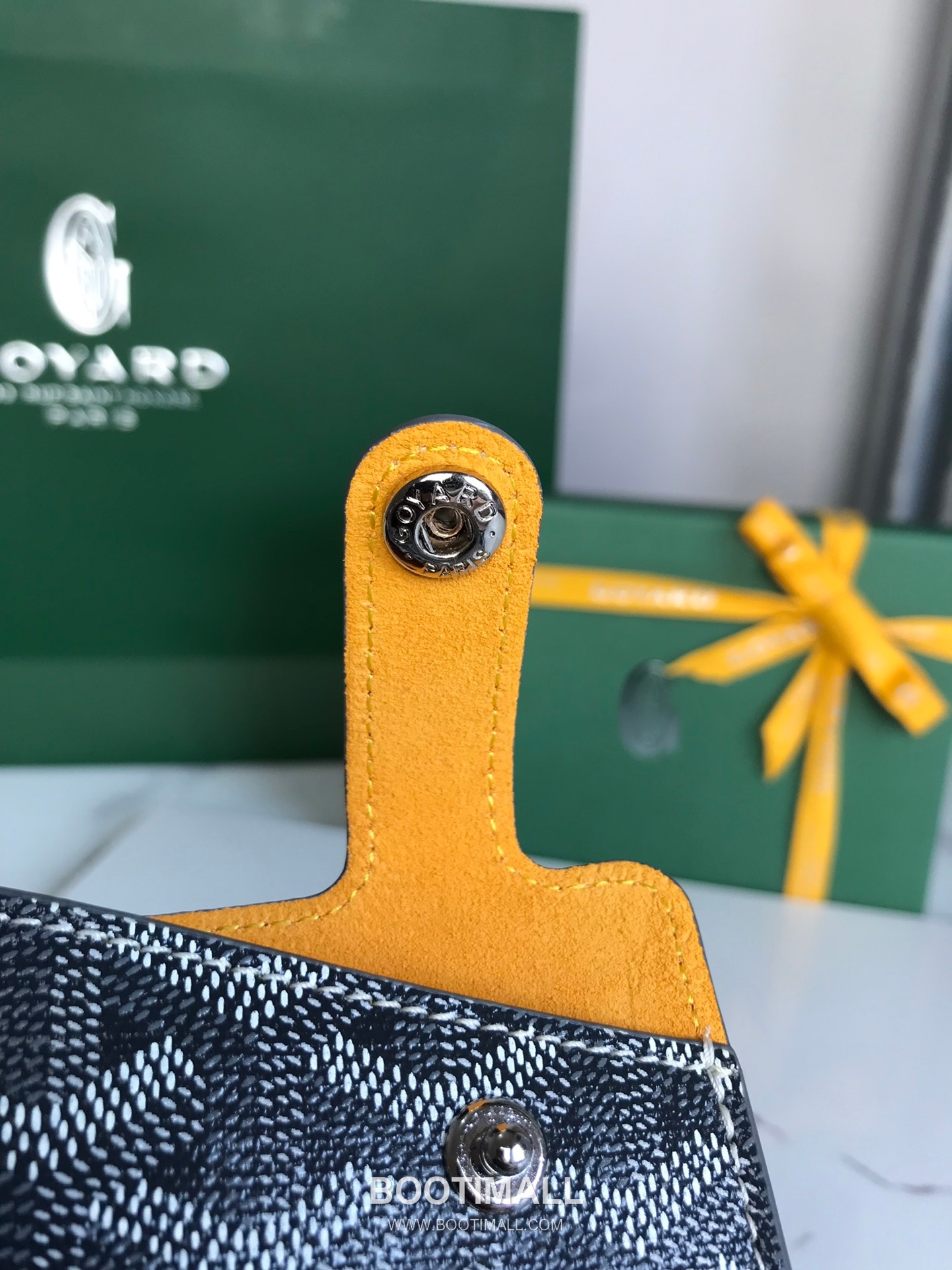 Goyard Montmartre GM Goyardine Canvas Crossbody Pouch 고야드 몽마르트르 GM 고야딘 캔버스 크로스바디 파우치 10cm 6