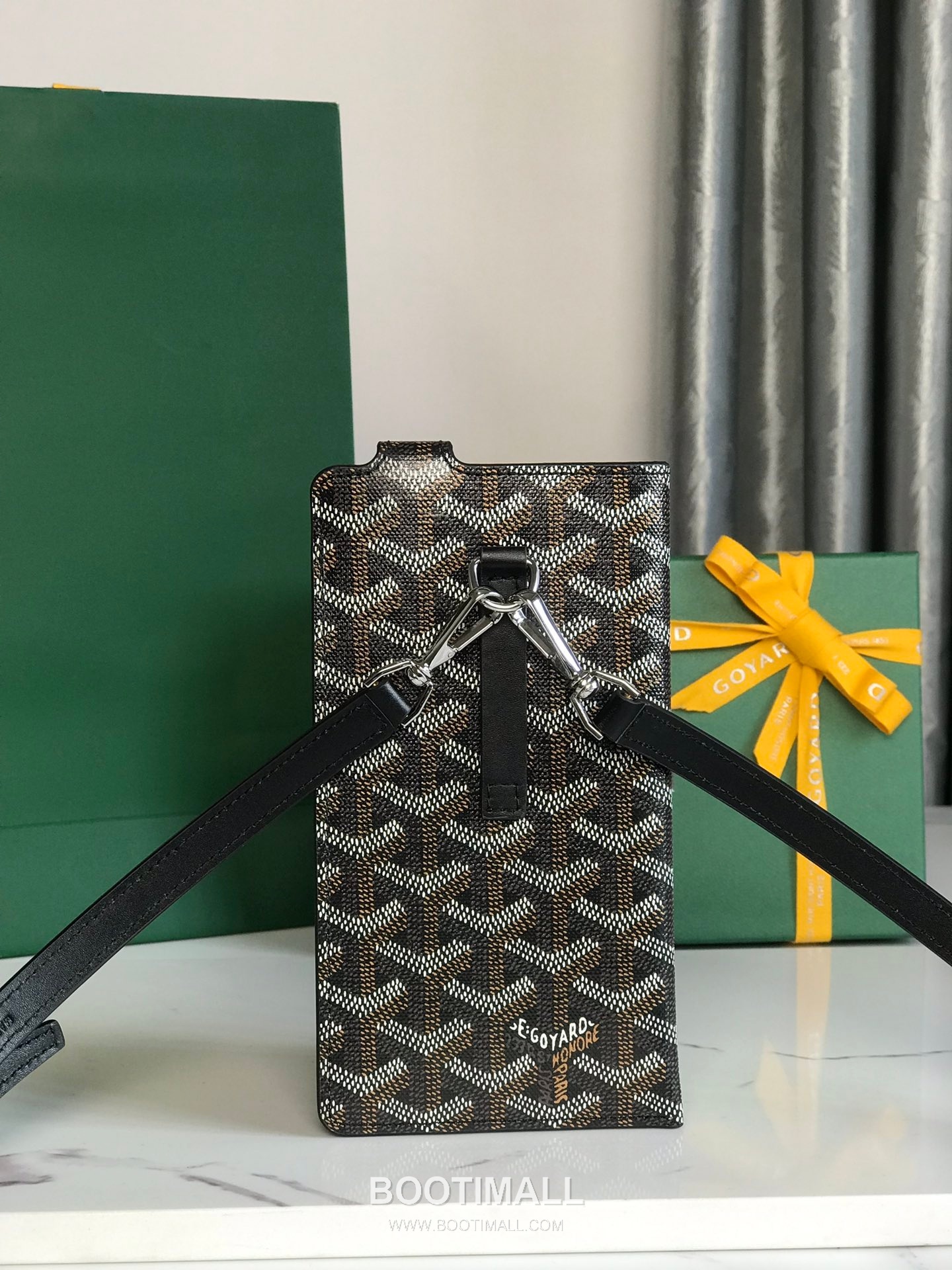 Goyard Montmartre GM Goyardine Canvas Crossbody Pouch 고야드 몽마르트르 GM 고야딘 캔버스 크로스바디 파우치 10cm 2