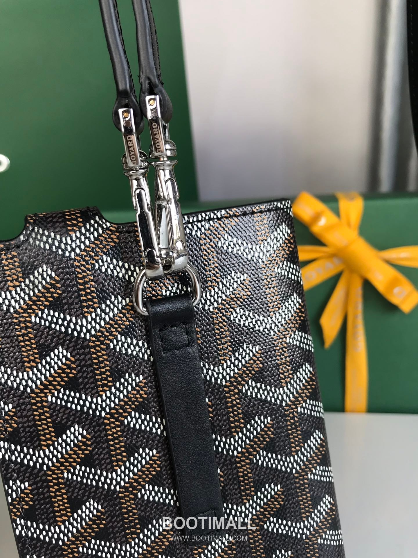 Goyard Montmartre GM Goyardine Canvas Crossbody Pouch 고야드 몽마르트르 GM 고야딘 캔버스 크로스바디 파우치 10cm 8