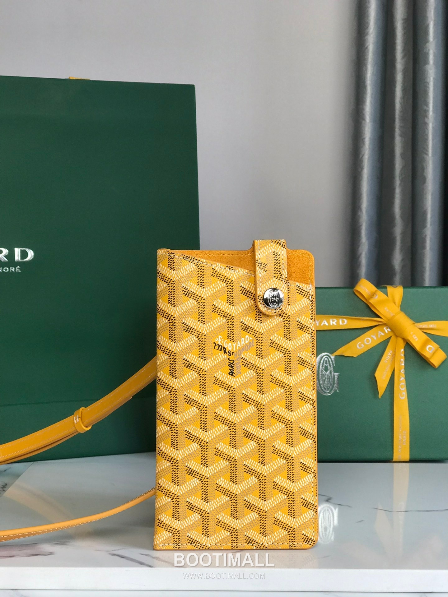 Goyard Montmartre GM Goyardine Canvas Crossbody Pouch 고야드 몽마르트르 GM 고야딘 캔버스 크로스바디 파우치 10cm 1