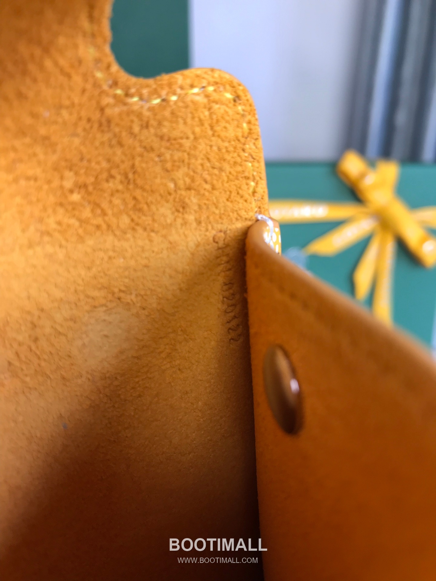 Goyard Montmartre GM Goyardine Canvas Crossbody Pouch 고야드 몽마르트르 GM 고야딘 캔버스 크로스바디 파우치 10cm 8