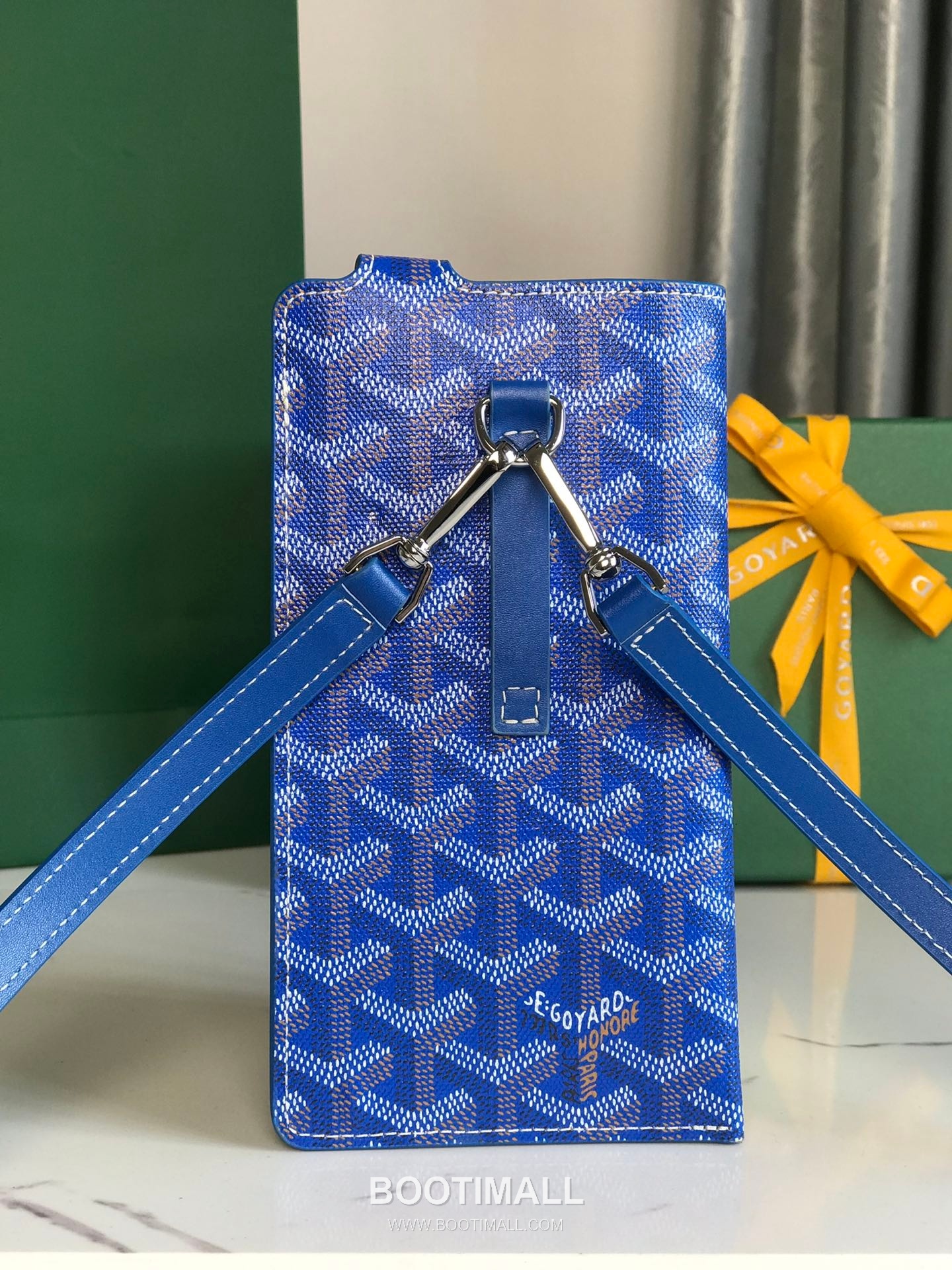 Goyard Montmartre GM Goyardine Canvas Crossbody Pouch 고야드 몽마르트르 GM 고야딘 캔버스 크로스바디 파우치 10cm 2