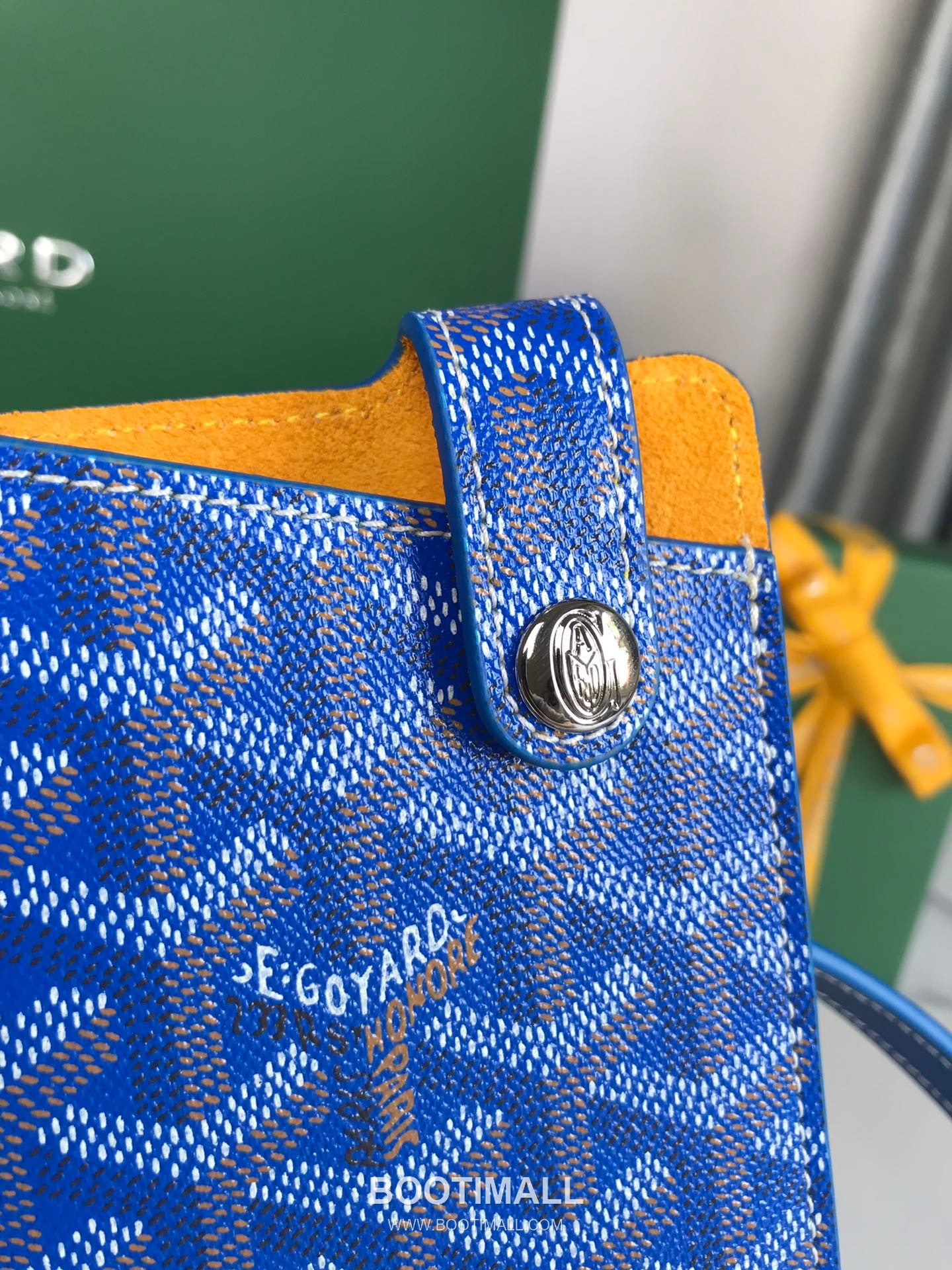 Goyard Montmartre GM Goyardine Canvas Crossbody Pouch 고야드 몽마르트르 GM 고야딘 캔버스 크로스바디 파우치 10cm 4