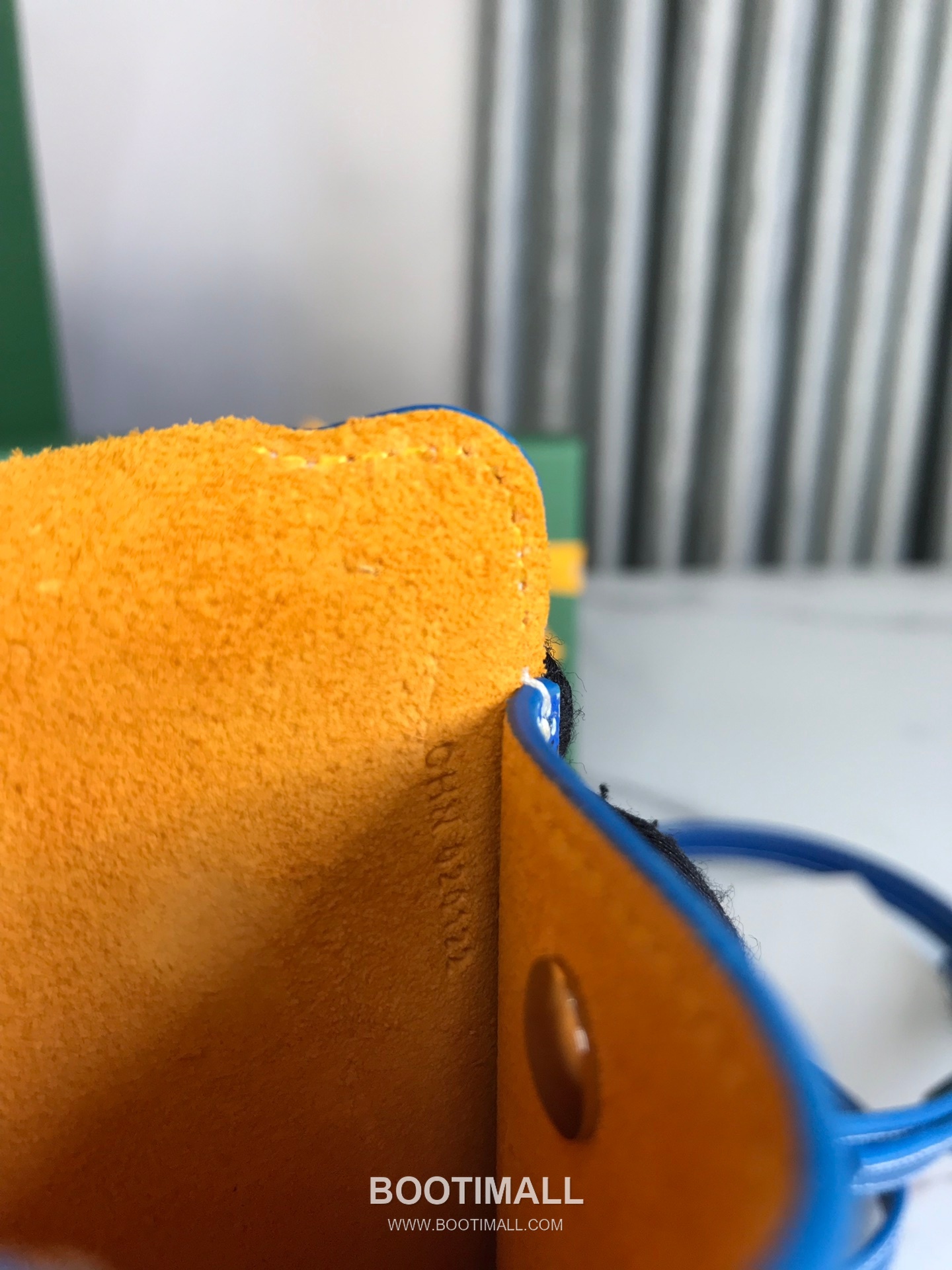 Goyard Montmartre GM Goyardine Canvas Crossbody Pouch 고야드 몽마르트르 GM 고야딘 캔버스 크로스바디 파우치 10cm 6