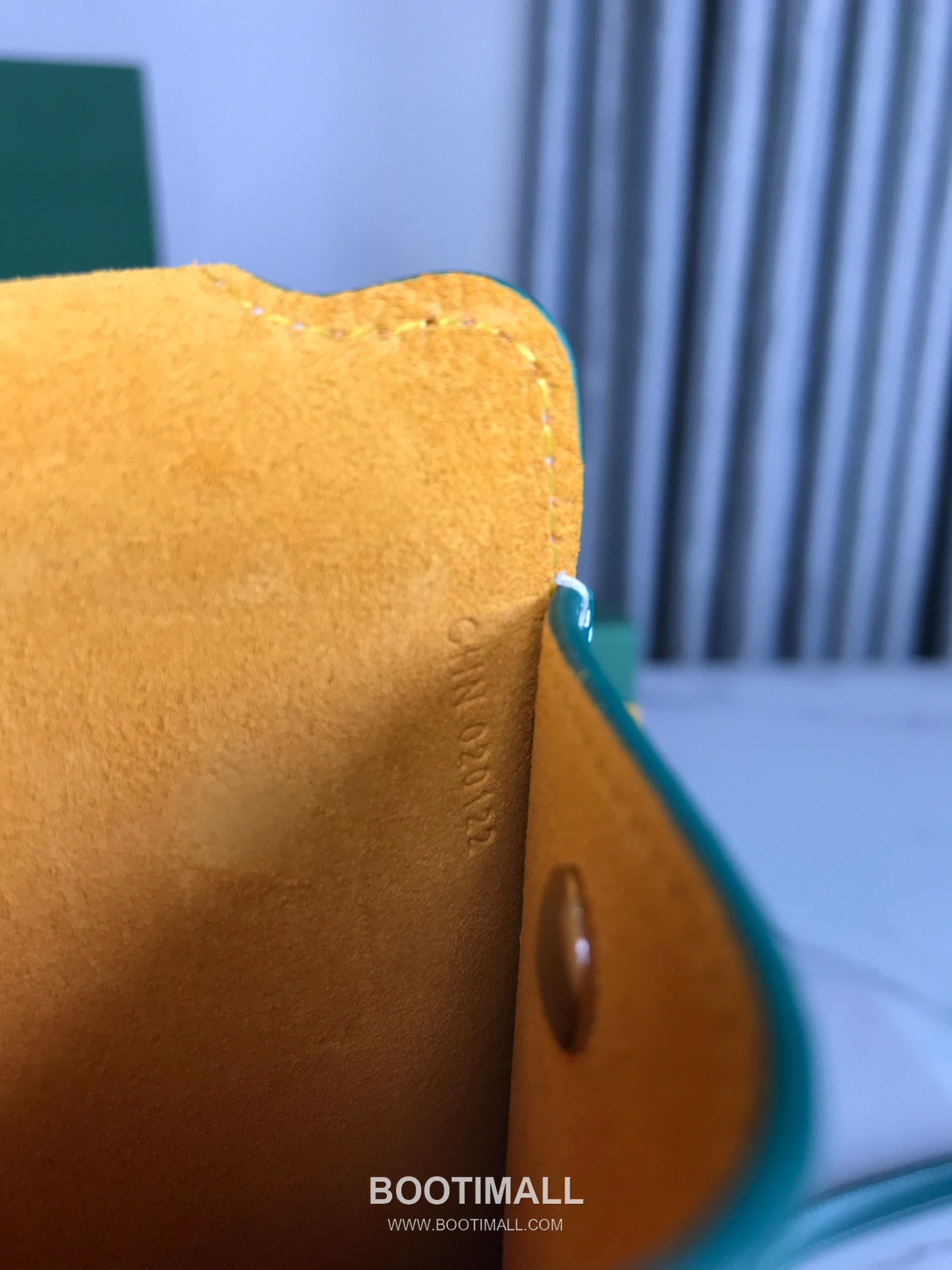 Goyard Montmartre GM Goyardine Canvas Crossbody Pouch 고야드 몽마르트르 GM 고야딘 캔버스 크로스바디 파우치 10cm 6