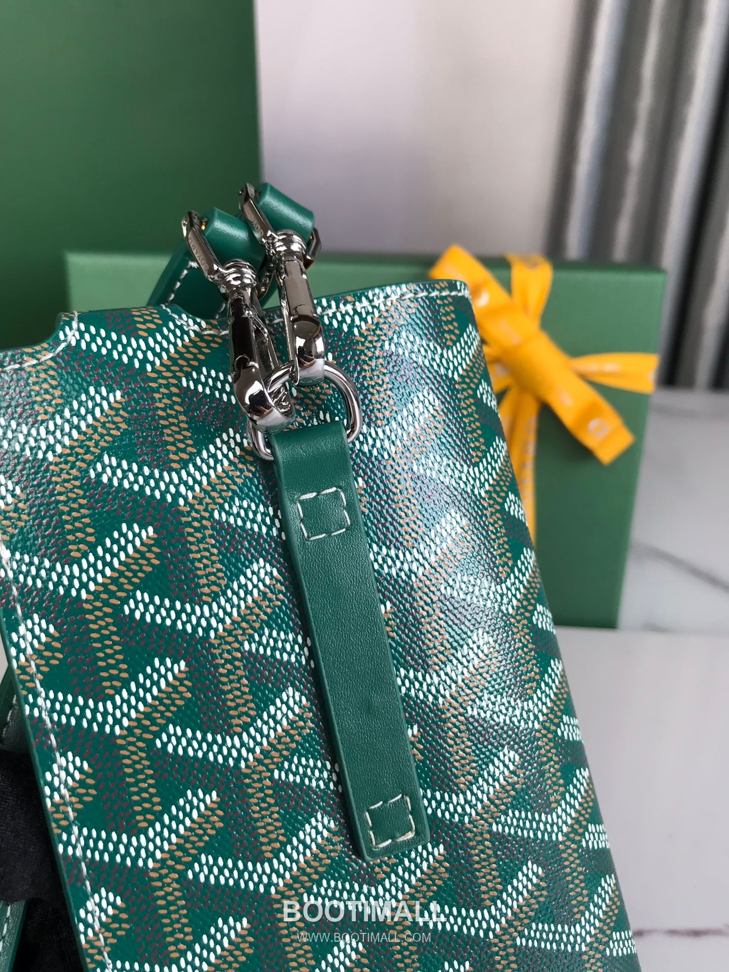 Goyard Montmartre GM Goyardine Canvas Crossbody Pouch 고야드 몽마르트르 GM 고야딘 캔버스 크로스바디 파우치 10cm 7