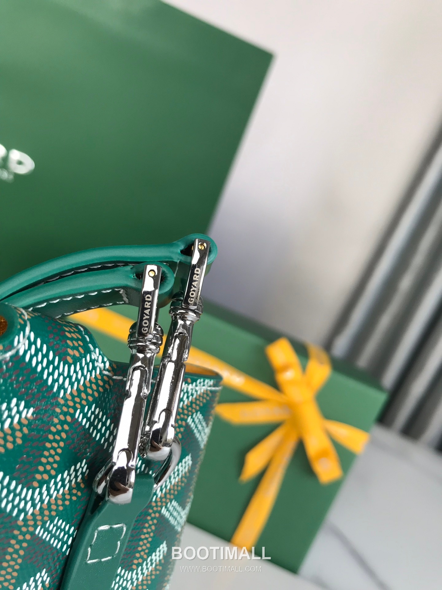 Goyard Montmartre GM Goyardine Canvas Crossbody Pouch 고야드 몽마르트르 GM 고야딘 캔버스 크로스바디 파우치 10cm 8