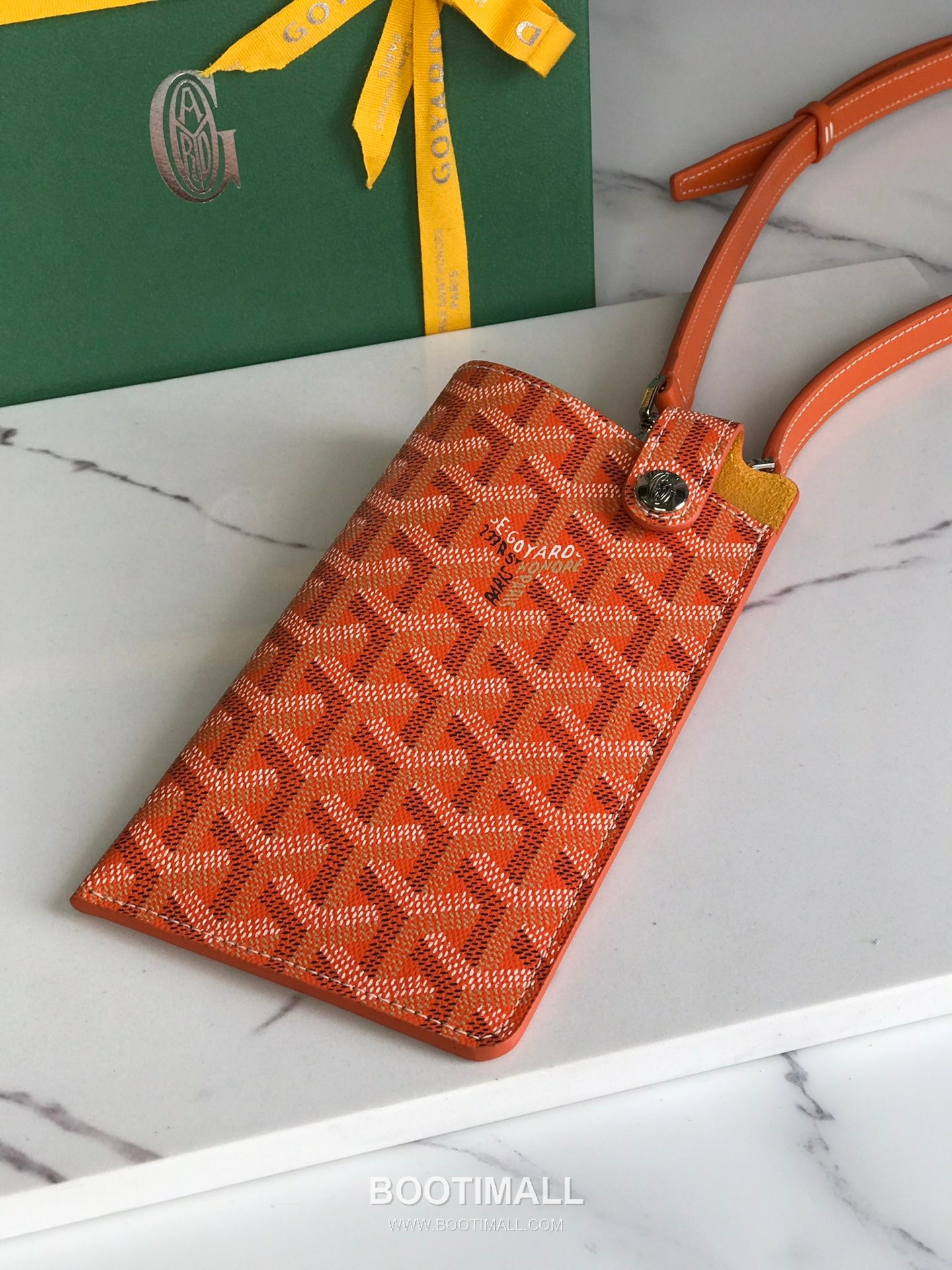 Goyard Montmartre GM Goyardine Canvas Crossbody Pouch 고야드 몽마르트르 GM 고야딘 캔버스 크로스바디 파우치 10cm 3