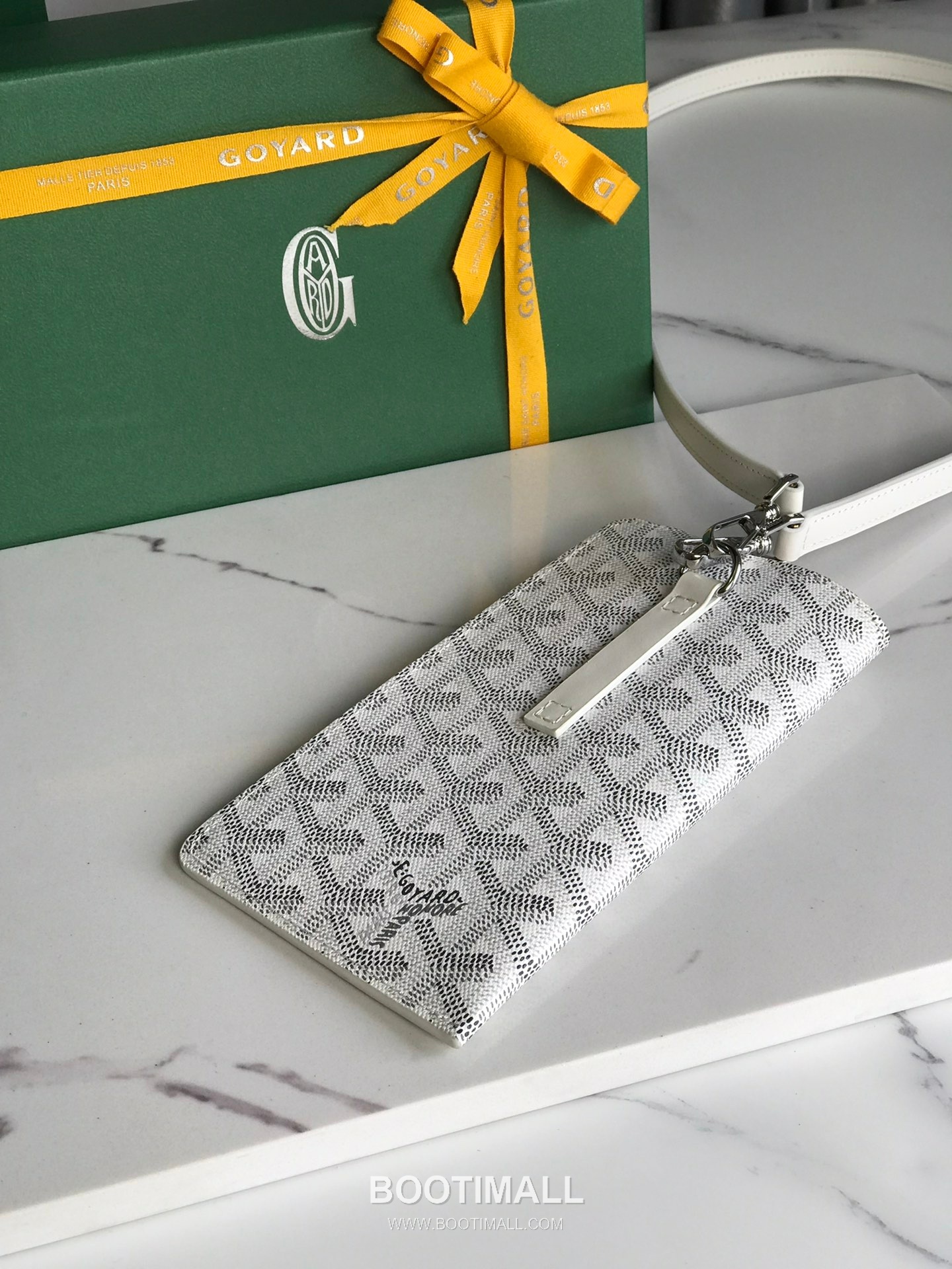 Goyard Montmartre GM Goyardine Canvas Crossbody Pouch 고야드 몽마르트르 GM 고야딘 캔버스 크로스바디 파우치 10cm 4