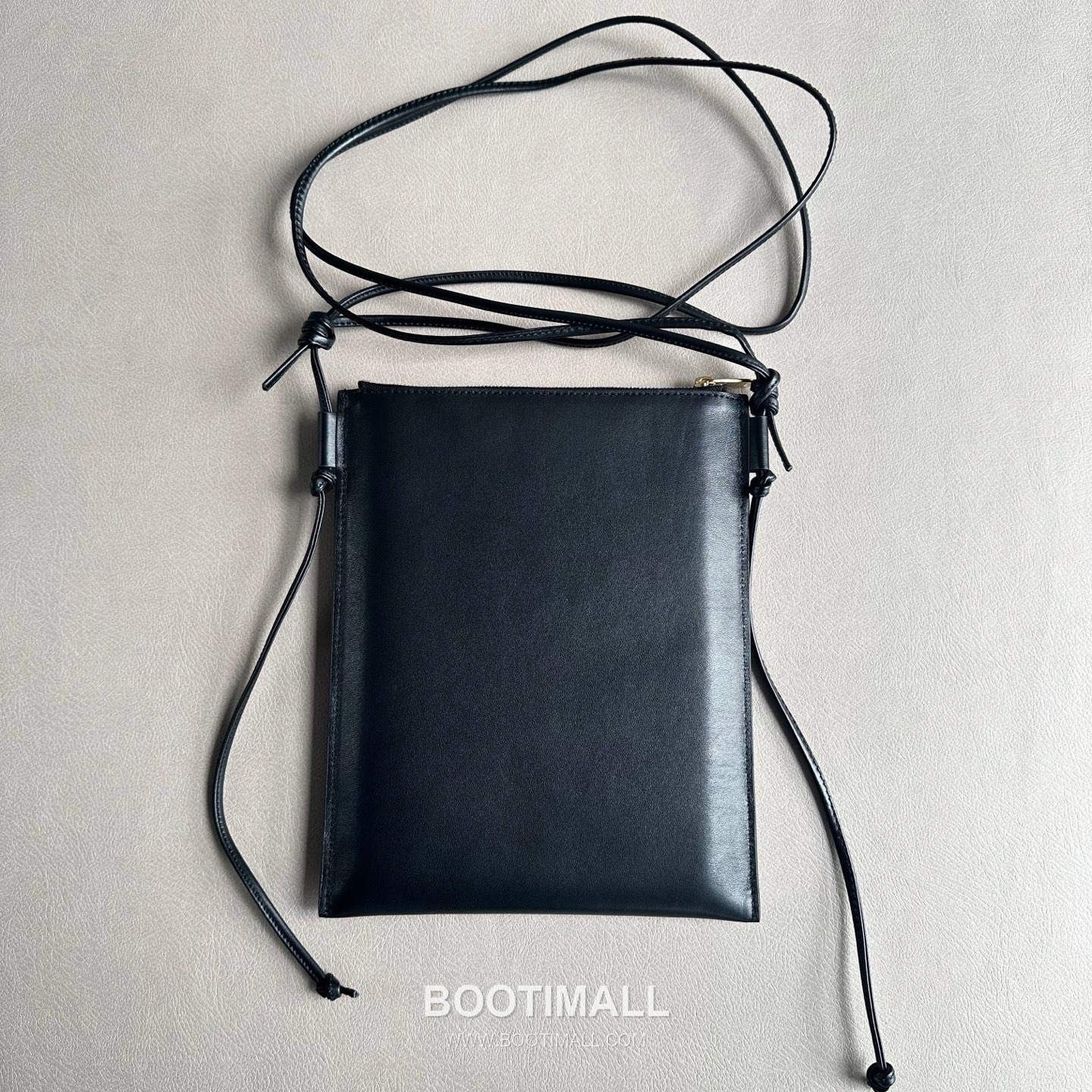 Celine Sharp Pouch Lambskin Crossbody Phone Bag 10P812 셀린느 샤프 파우치 램스킨 크로스바디 폰백 24cm 2