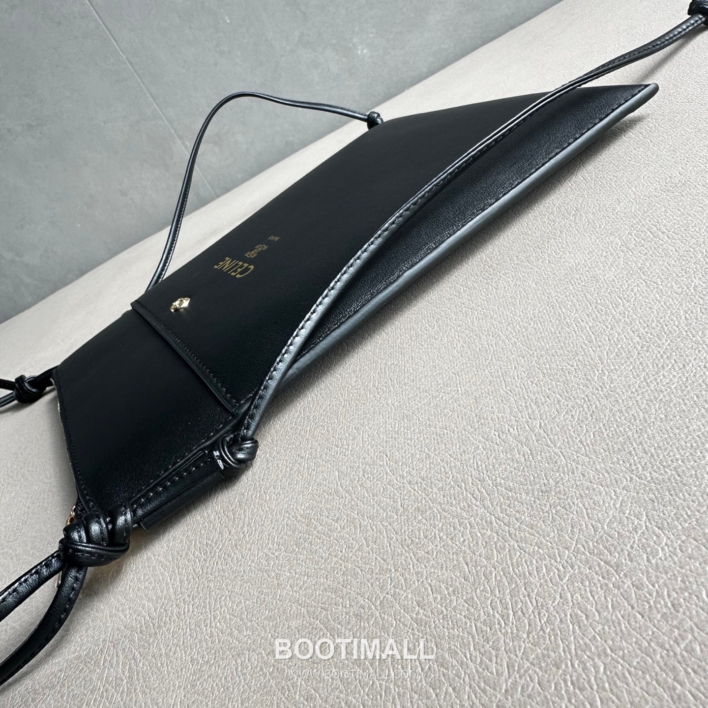 Celine Sharp Pouch Lambskin Crossbody Phone Bag 10P812 셀린느 샤프 파우치 램스킨 크로스바디 폰백 24cm 4