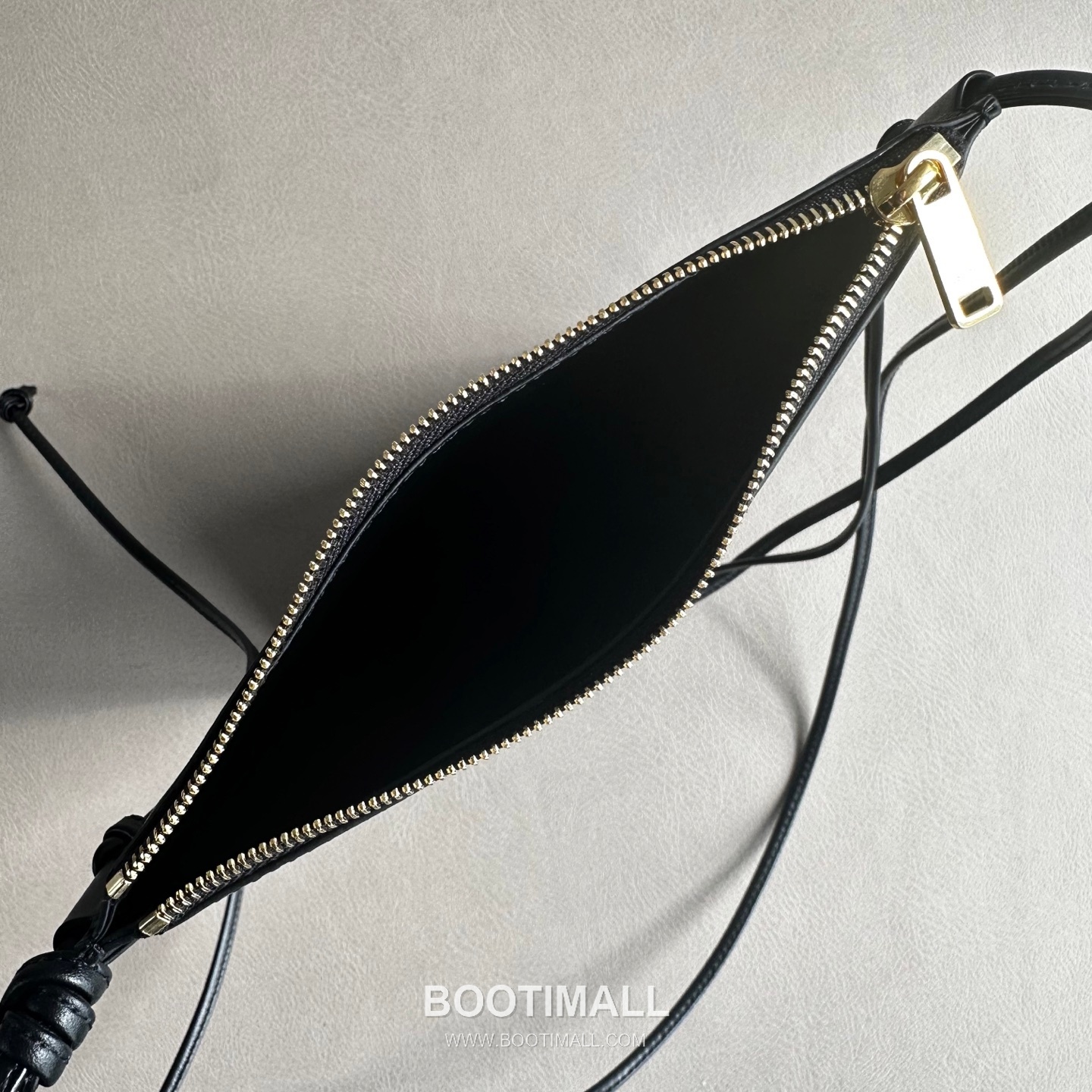 Celine Sharp Pouch Lambskin Crossbody Phone Bag 10P812 셀린느 샤프 파우치 램스킨 크로스바디 폰백 24cm 8