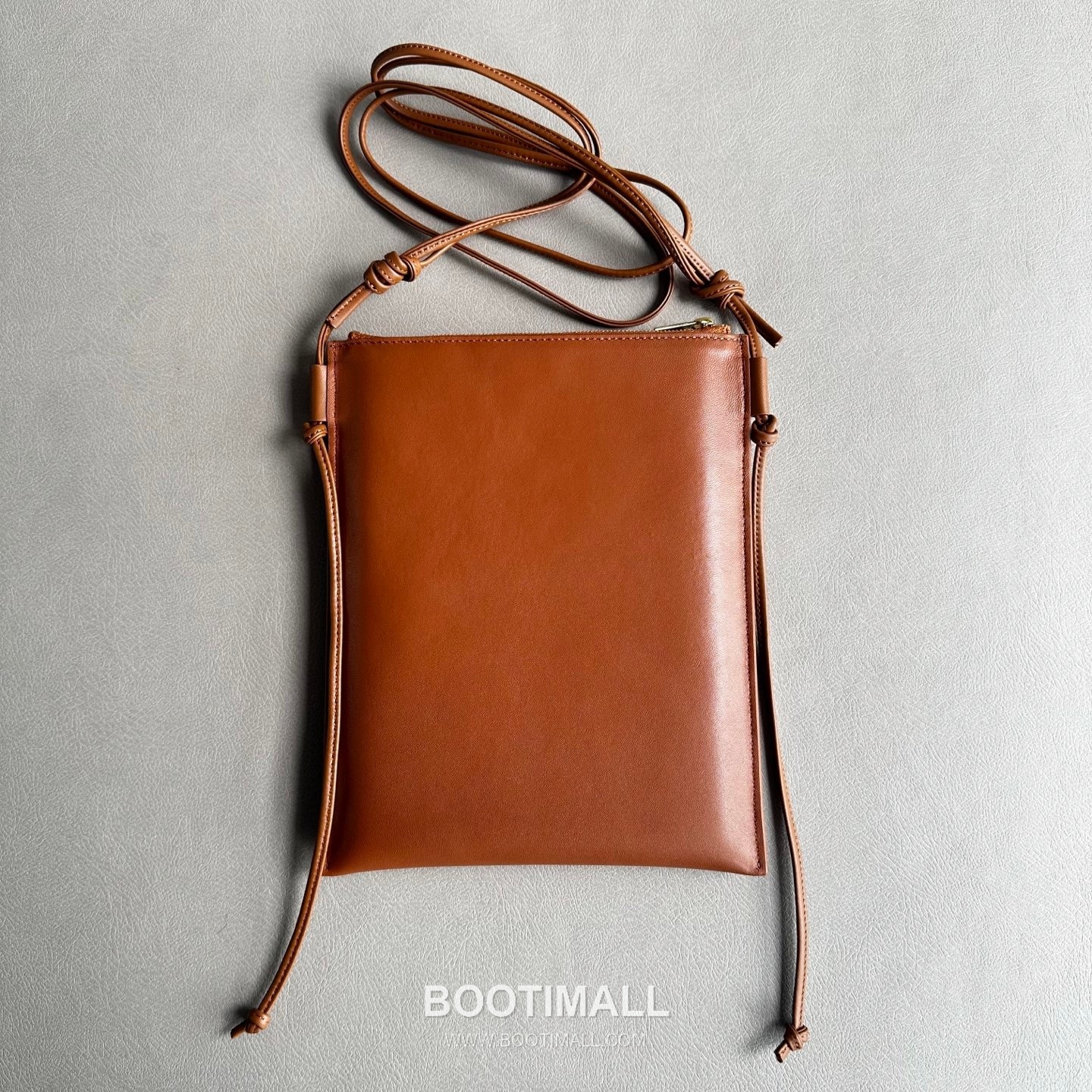 Celine Sharp Pouch Lambskin Crossbody Phone Bag 10P812 셀린느 샤프 파우치 램스킨 크로스바디 폰백 24cm 2