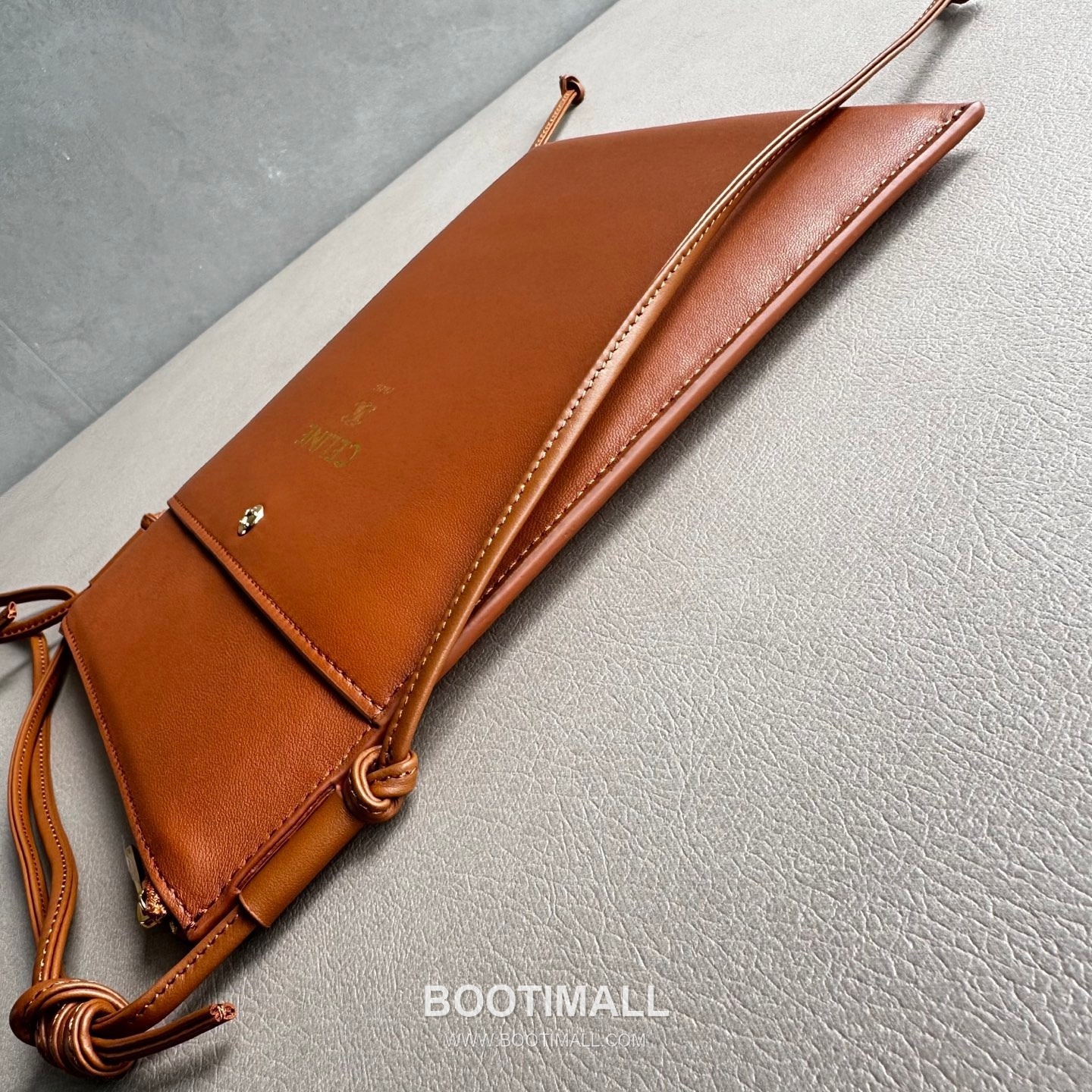 Celine Sharp Pouch Lambskin Crossbody Phone Bag 10P812 셀린느 샤프 파우치 램스킨 크로스바디 폰백 24cm 3