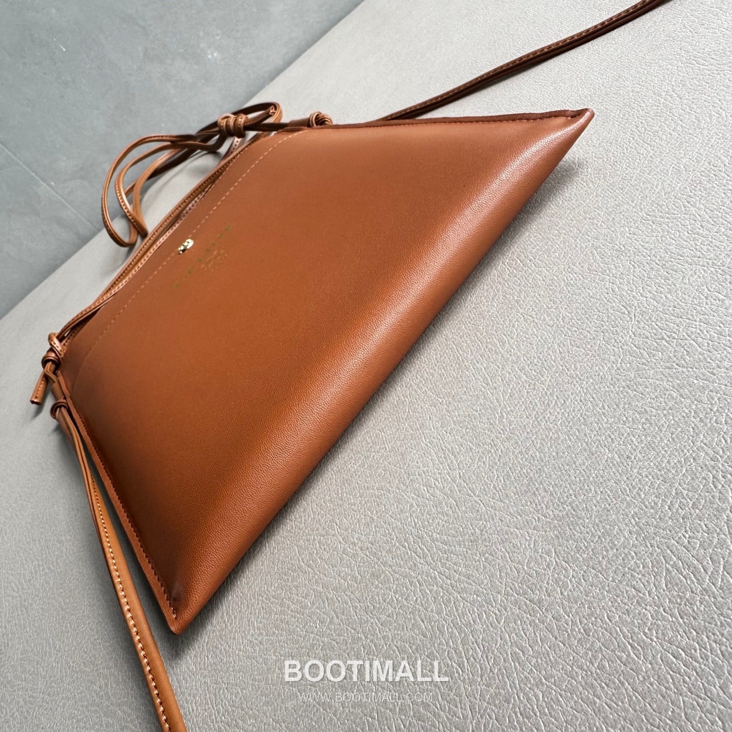 Celine Sharp Pouch Lambskin Crossbody Phone Bag 10P812 셀린느 샤프 파우치 램스킨 크로스바디 폰백 24cm 5