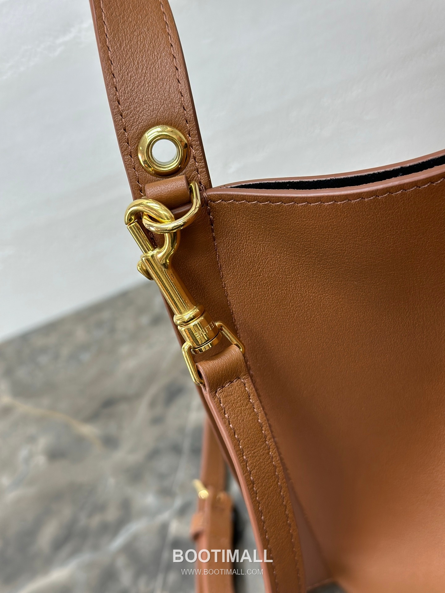 Celine Cubo Small Calfskin Leather Tote Bag 124182 셀린느 큐보 스몰 카프스킨 레더 토트백 21cm 5