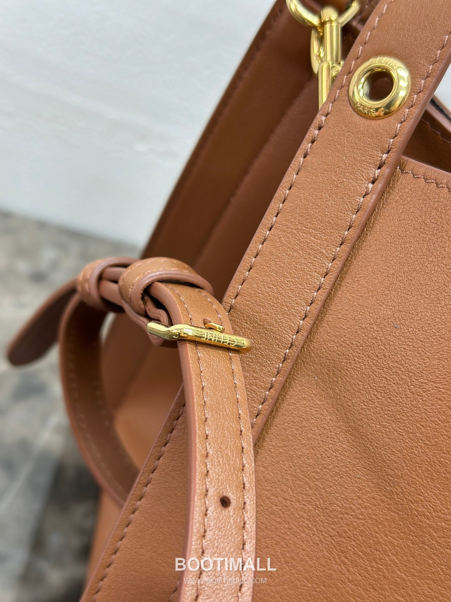 Celine Cubo Small Calfskin Leather Tote Bag 124182 셀린느 큐보 스몰 카프스킨 레더 토트백 21cm 9