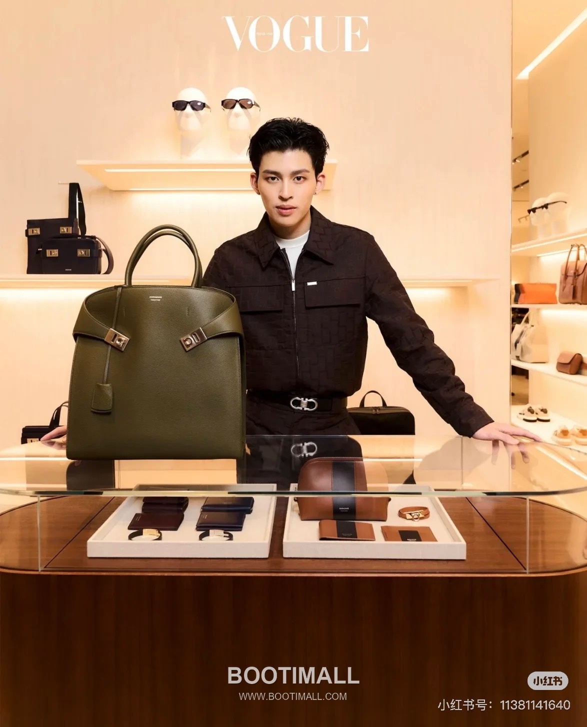 Ferragamo Hug Hammered Calfskin Tote Bag AU-24/1666 페라가모 허그 해머드 카프스킨 토트백 38cm 32