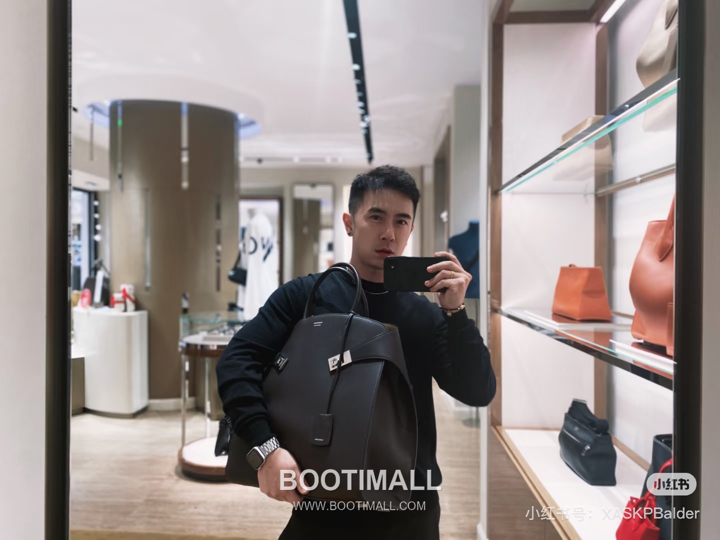 Ferragamo Hug Hammered Calfskin Tote Bag AU-24/1666 페라가모 허그 해머드 카프스킨 토트백 38cm 2