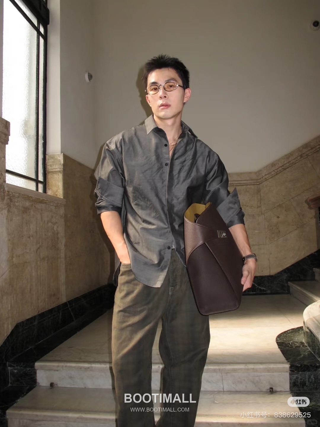 Ferragamo Hug Hammered Calfskin Tote Bag AU-24/1666 페라가모 허그 해머드 카프스킨 토트백 38cm 8