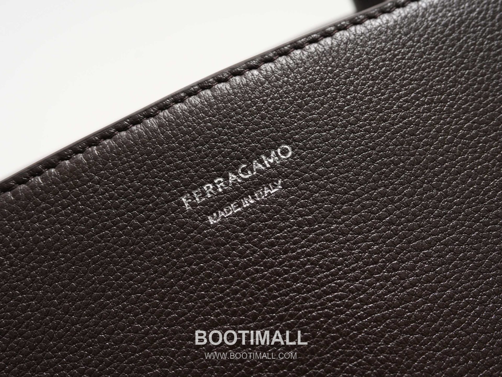 Ferragamo Hug Hammered Calfskin Tote Bag AU-24/1666 페라가모 허그 해머드 카프스킨 토트백 38cm 11