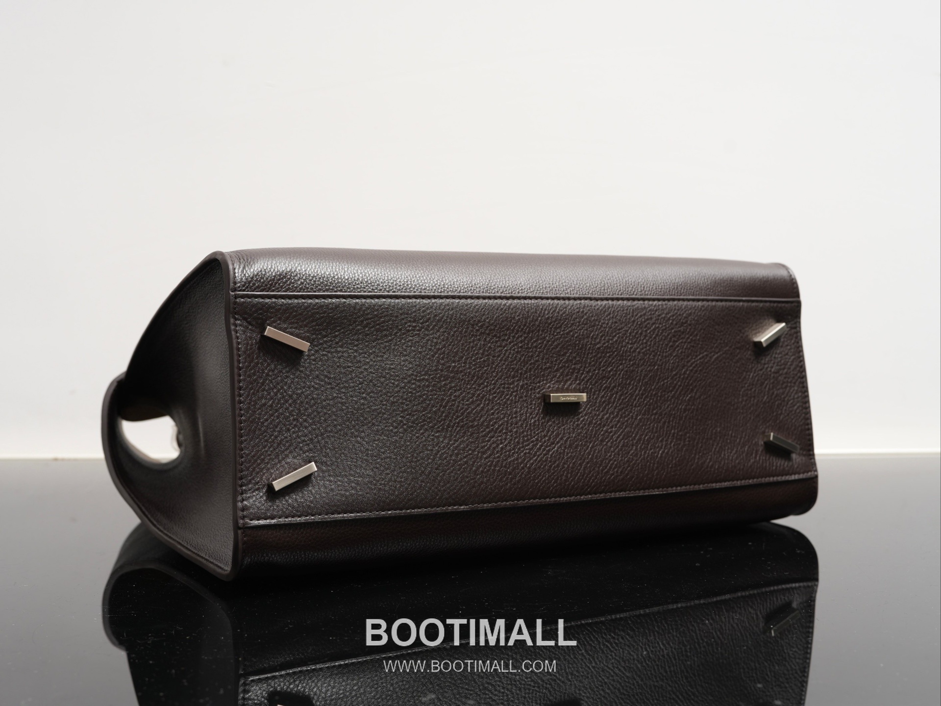 Ferragamo Hug Hammered Calfskin Tote Bag AU-24/1666 페라가모 허그 해머드 카프스킨 토트백 38cm 15