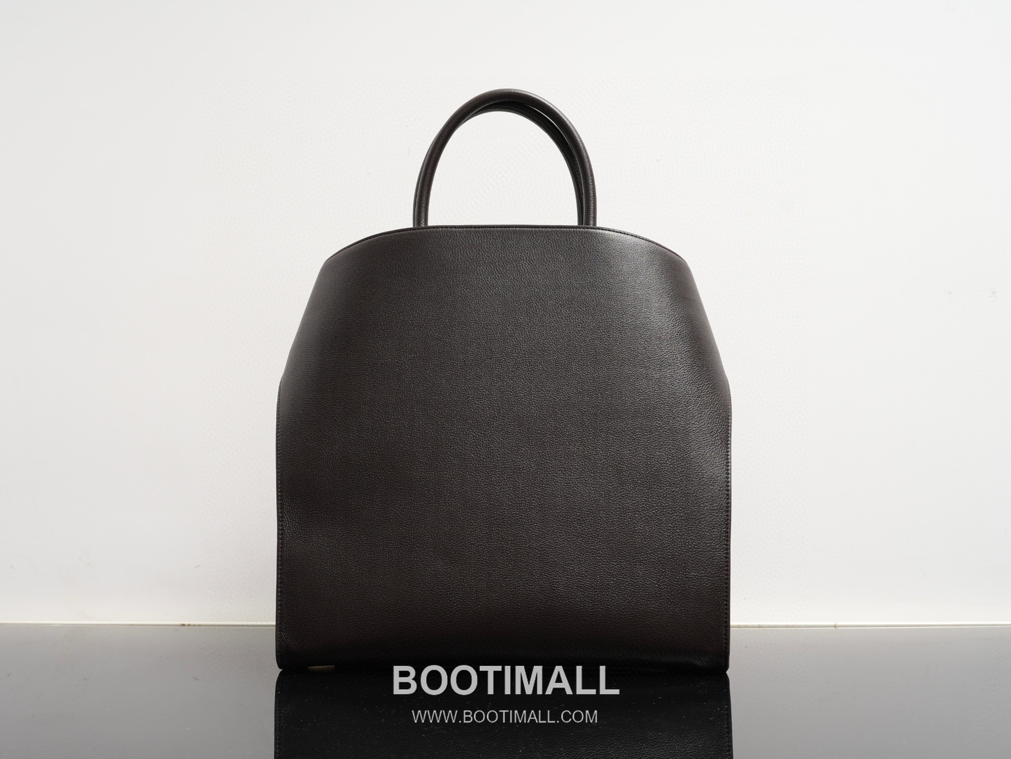 Ferragamo Hug Hammered Calfskin Tote Bag AU-24/1666 페라가모 허그 해머드 카프스킨 토트백 38cm 17