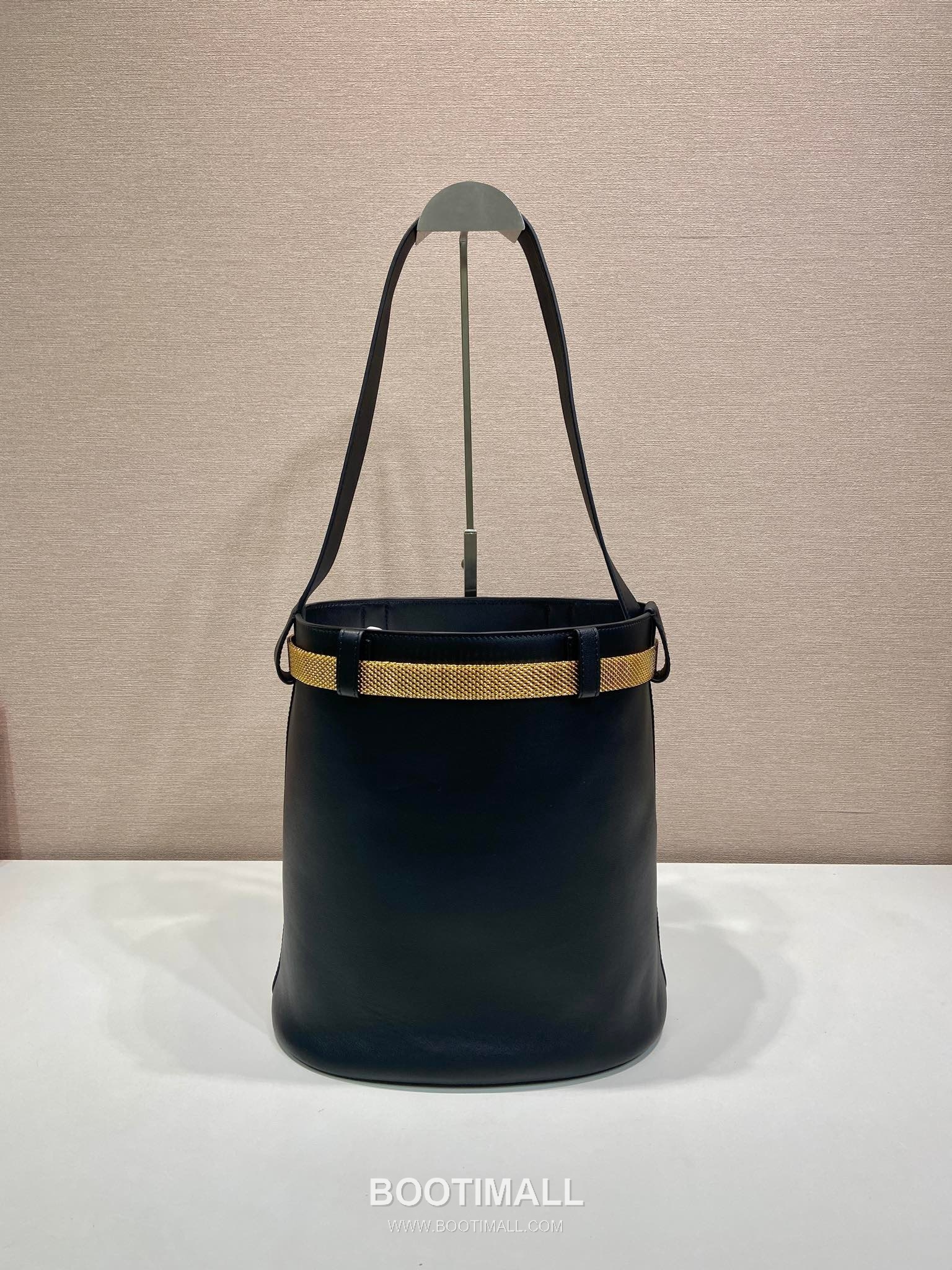 Prada Buckle Leather Bucket Bag 1BE085 프라다 버클 레더 버킷백 29cm 5