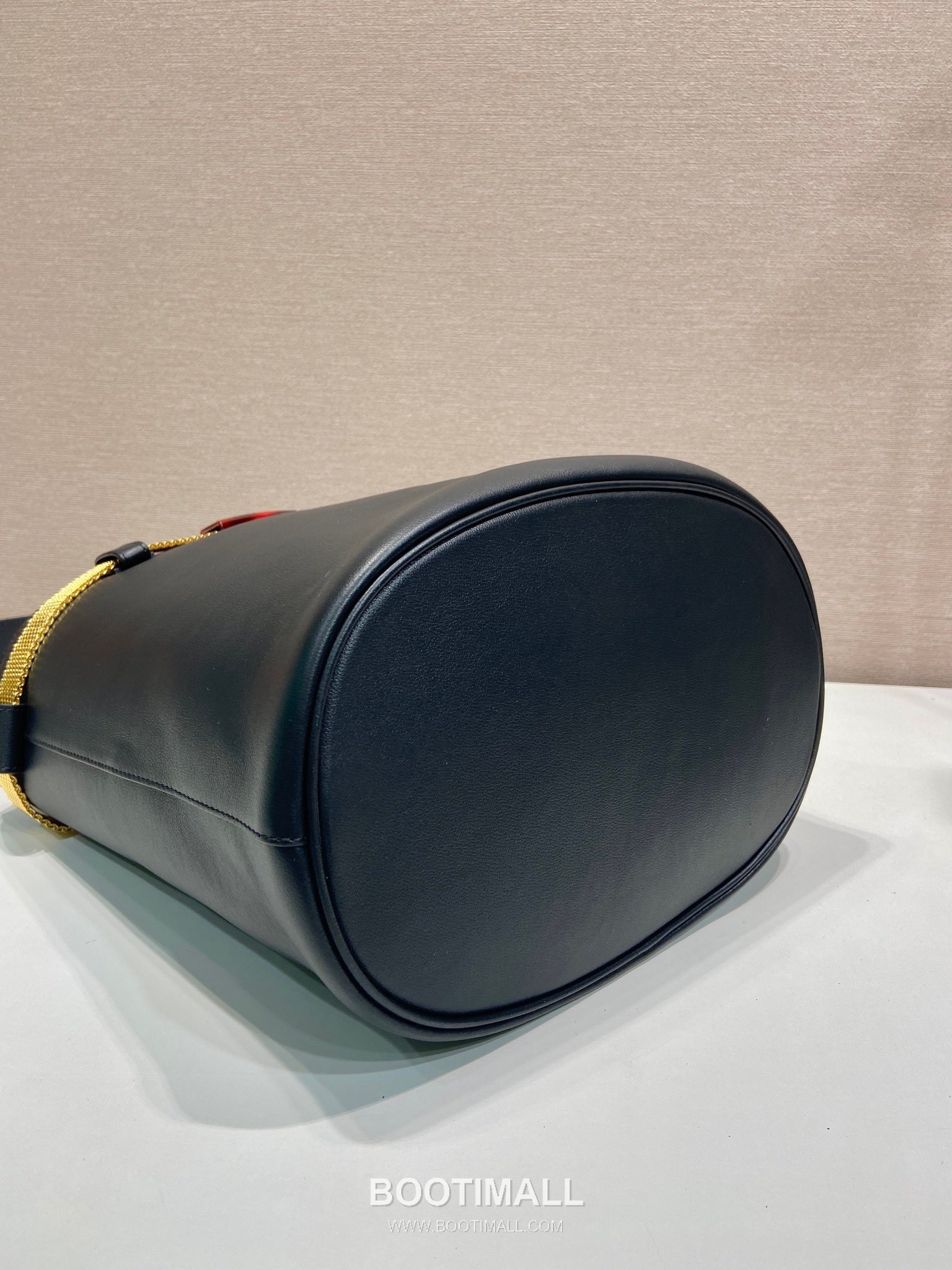 Prada Buckle Leather Bucket Bag 1BE085 프라다 버클 레더 버킷백 29cm 7