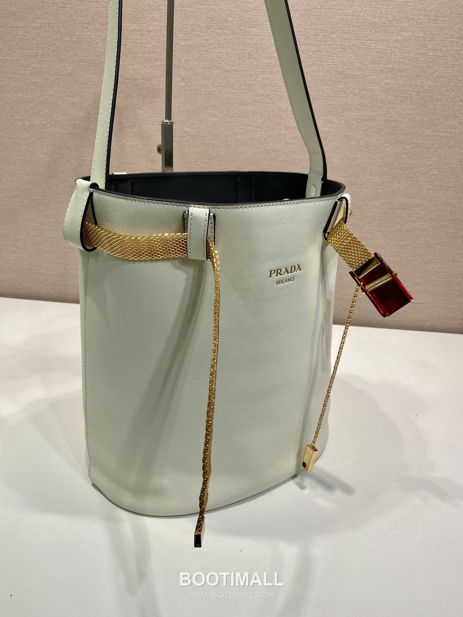 Prada Buckle Leather Bucket Bag 1BE085 프라다 버클 레더 버킷백 29cm 4